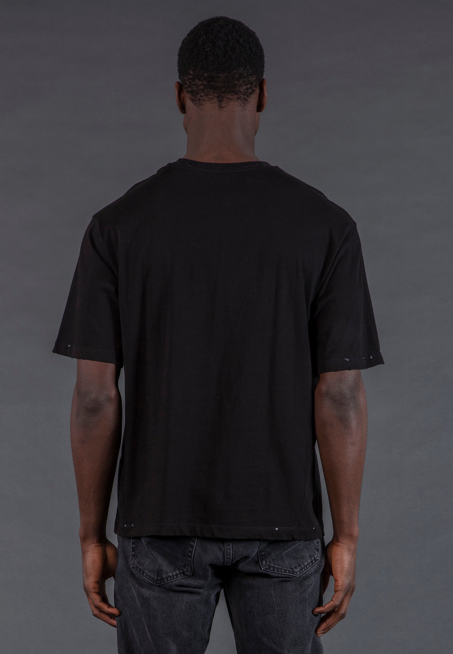 STUDDED T-SHIRT BLACK