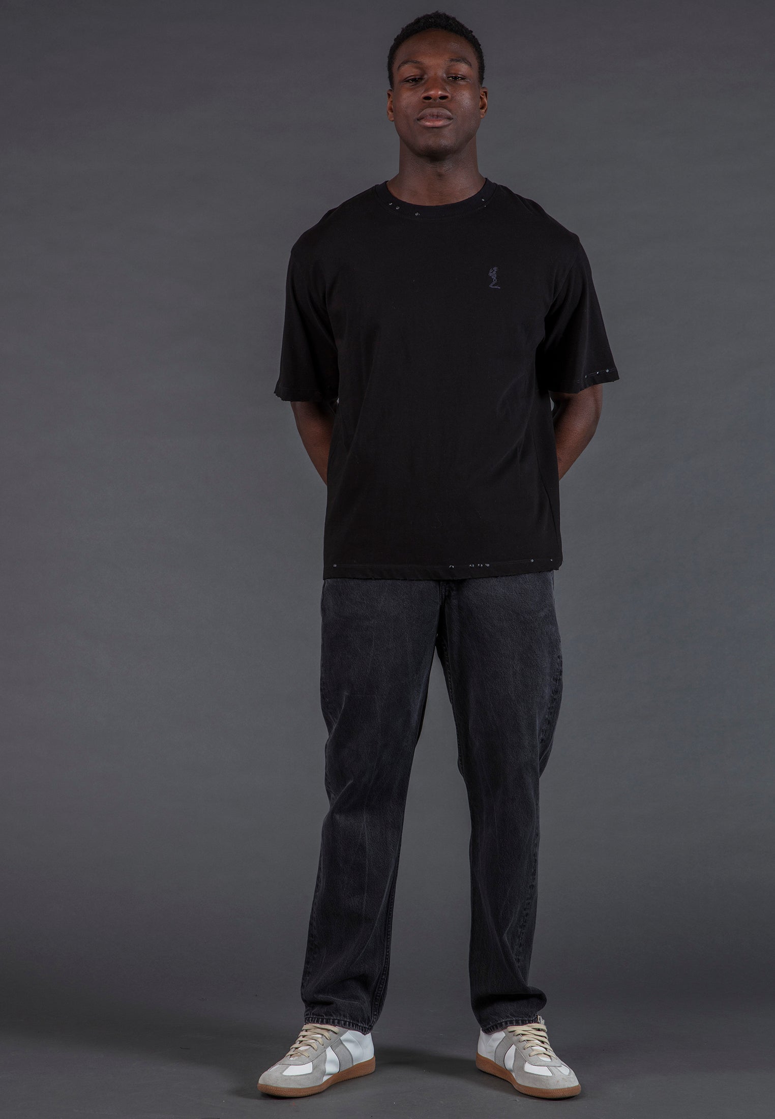 STUDDED T-SHIRT BLACK