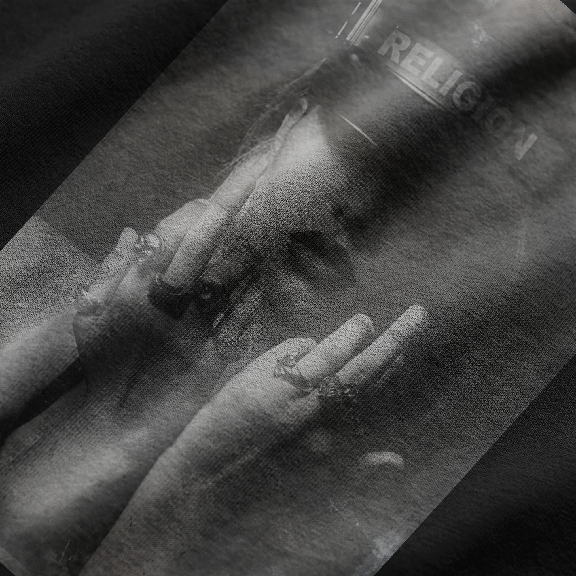 SALUTE T-SHIRT BLACK