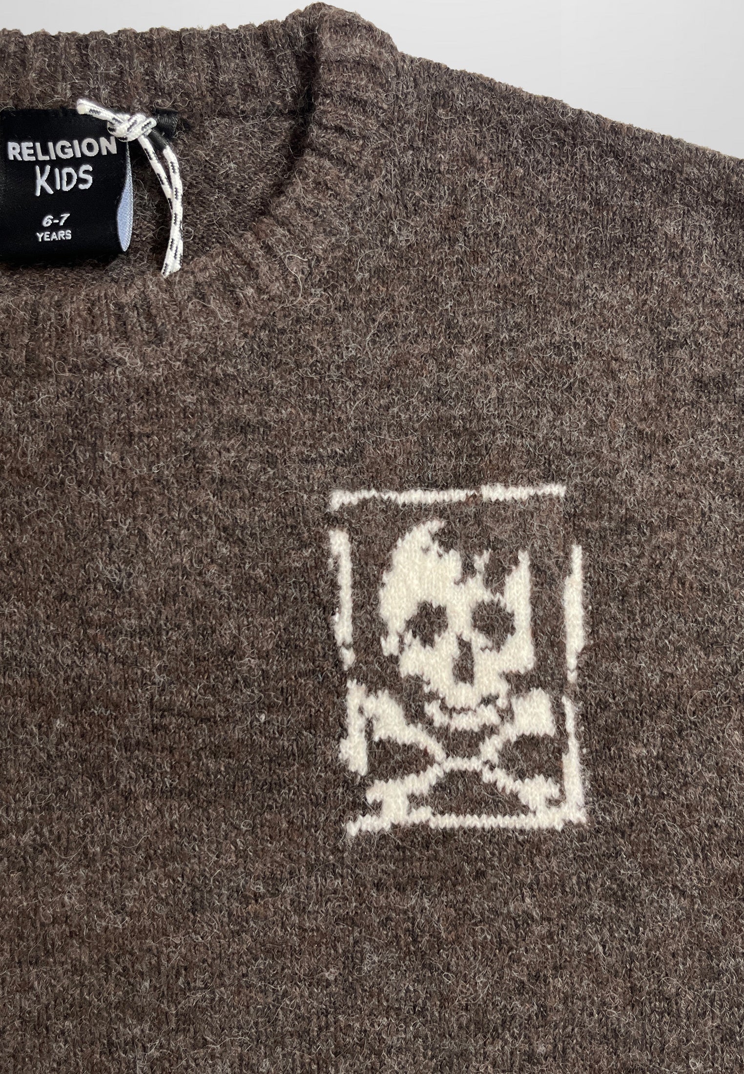 GIRLS SKULLY LOGO JUMPER DARK BROWN