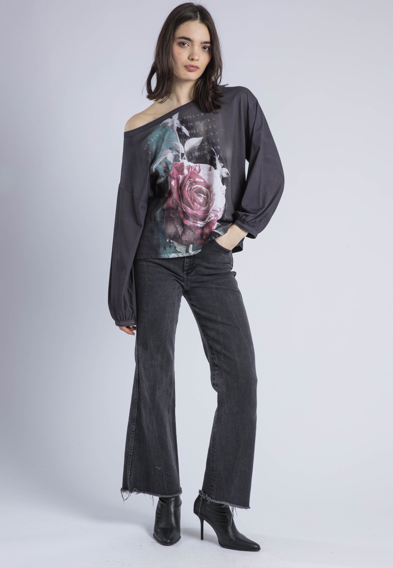 CLOAK LS TOP BLUSH GRAPHIC