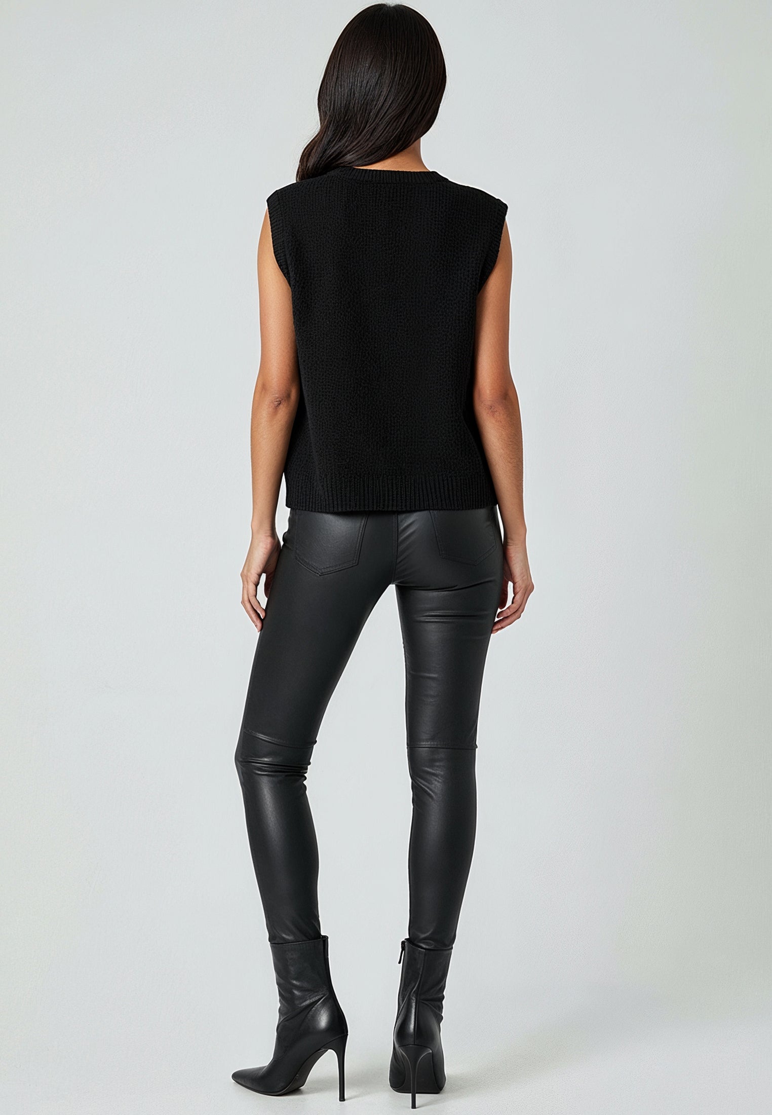 REBEL DREAMER SWEATER VEST BLACK