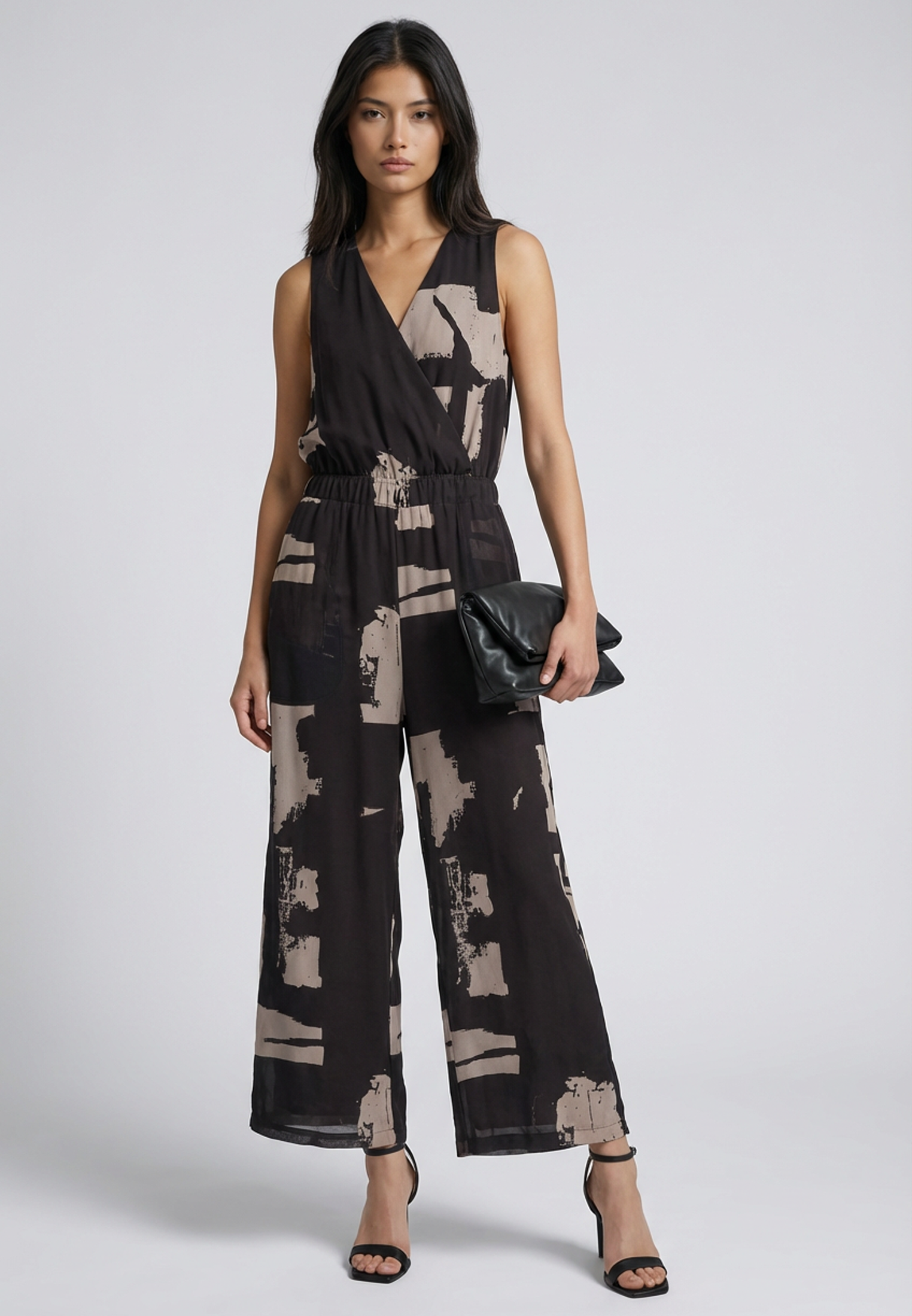 TAYLOR JUMPSUIT FACADE