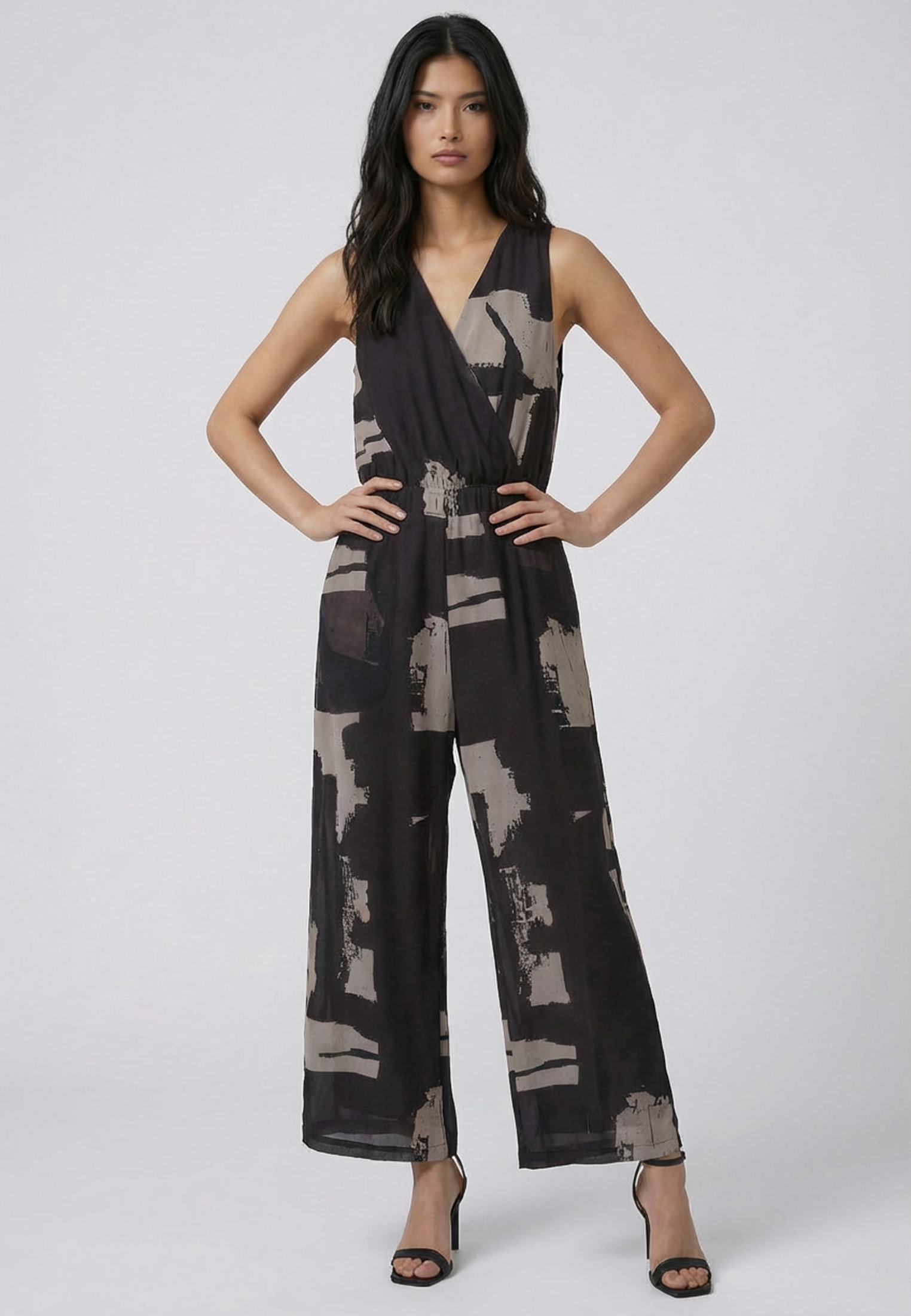 TAYLOR JUMPSUIT FACADE
