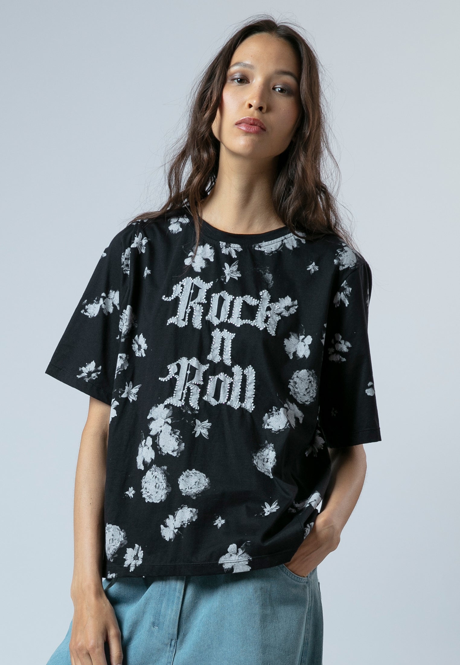 BELLA T-SHIRT ORCHARD BLACK