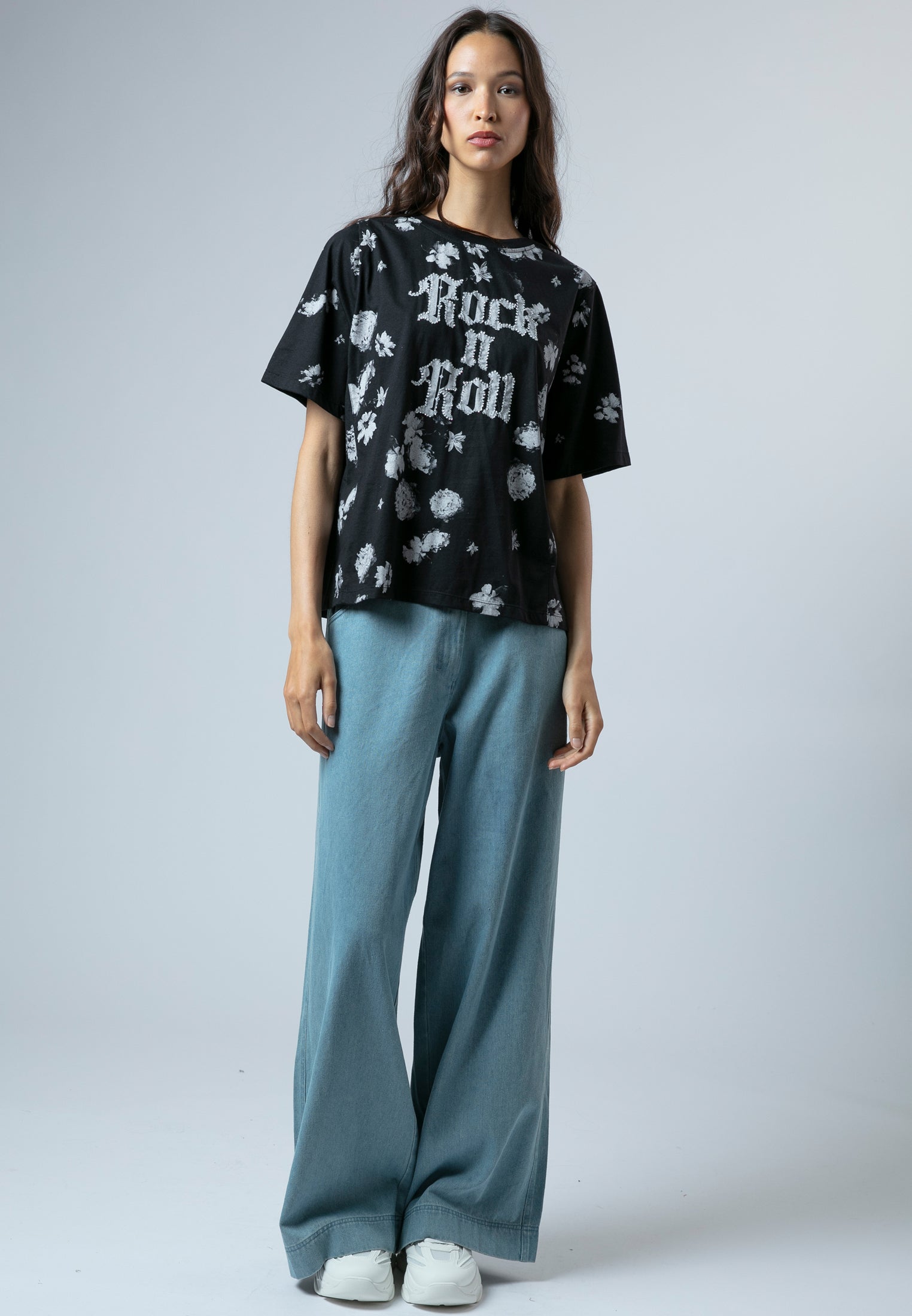 BELLA T-SHIRT ORCHARD BLACK