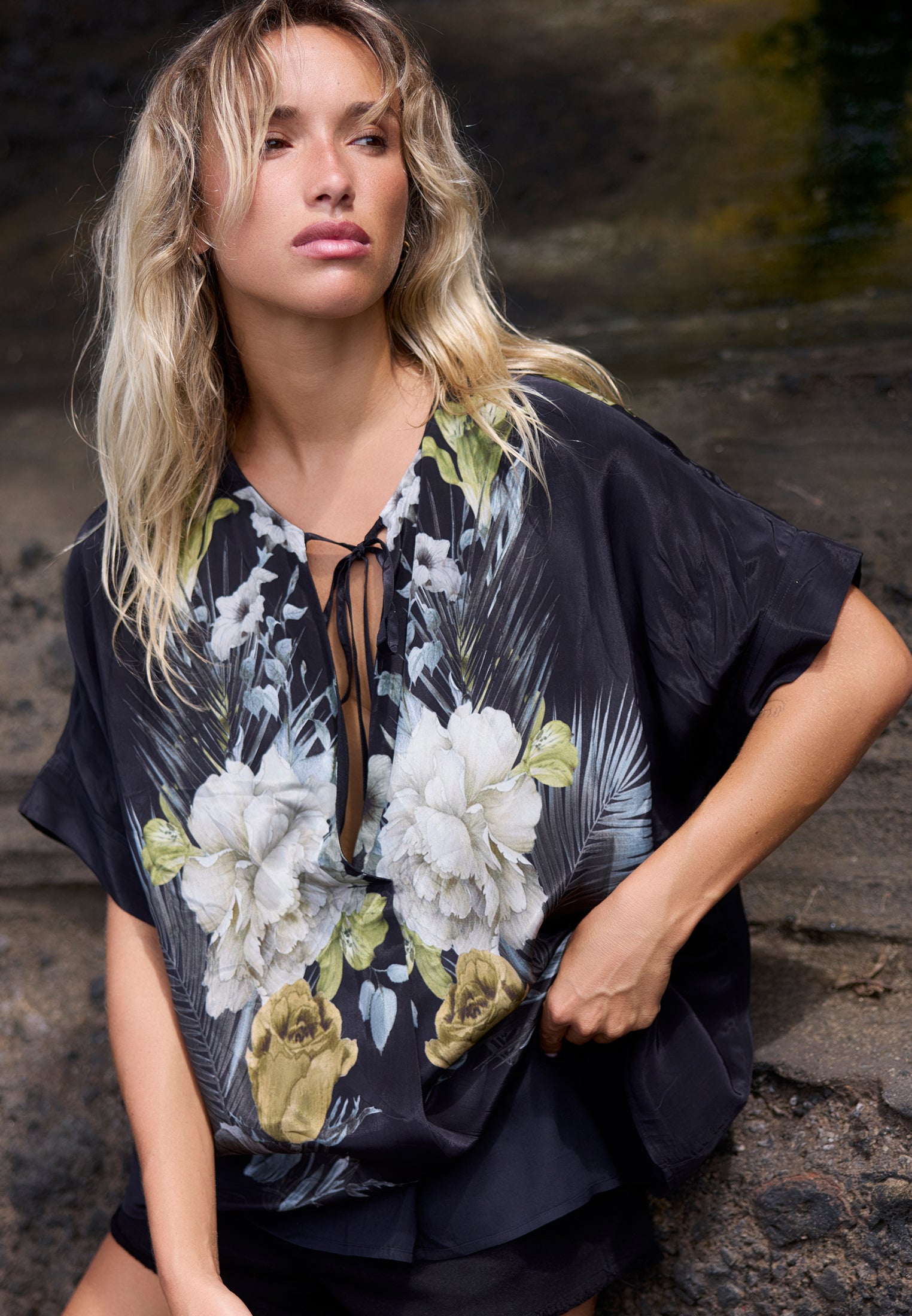TAYLOR TOP CAMELLIA