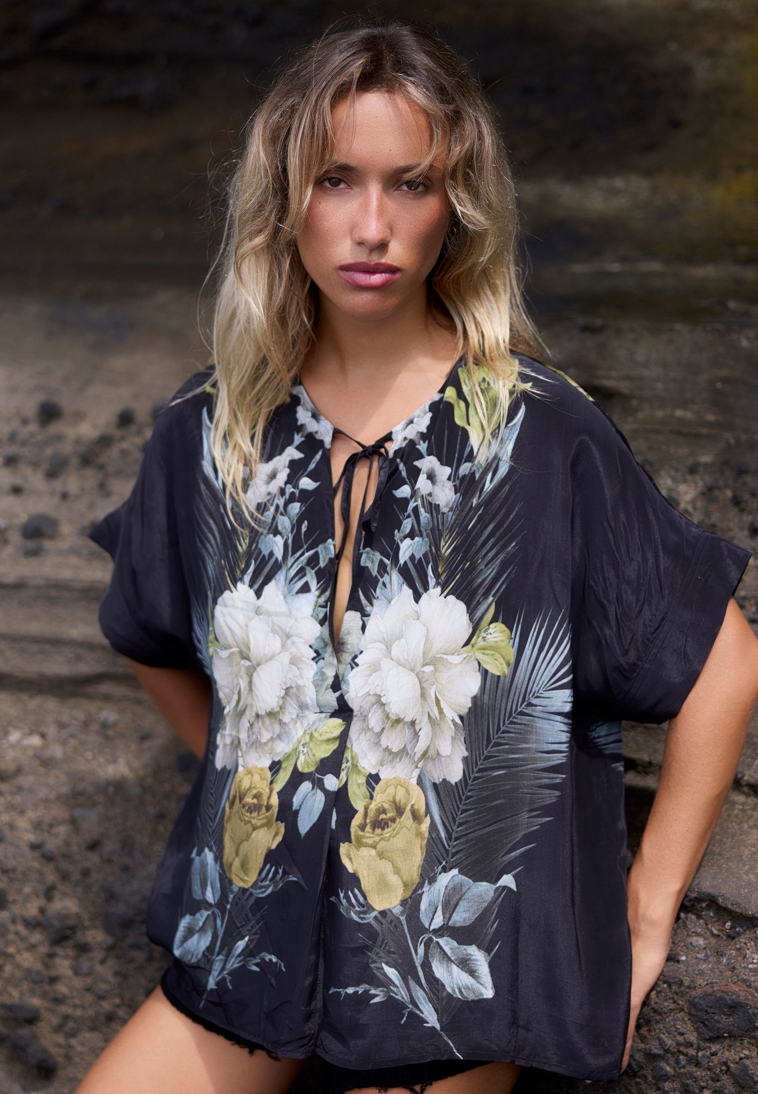 TAYLOR TOP CAMELLIA