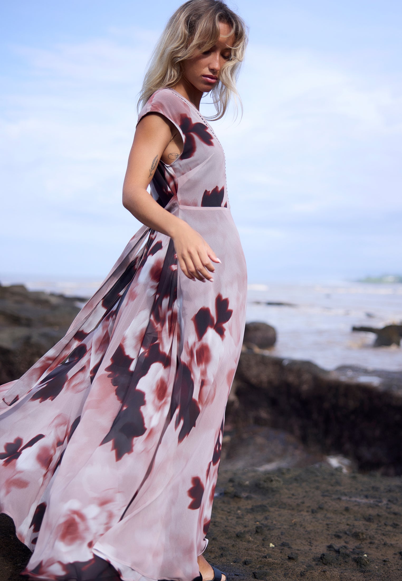 LILIAN MAXI DRESS BLUR ASHES