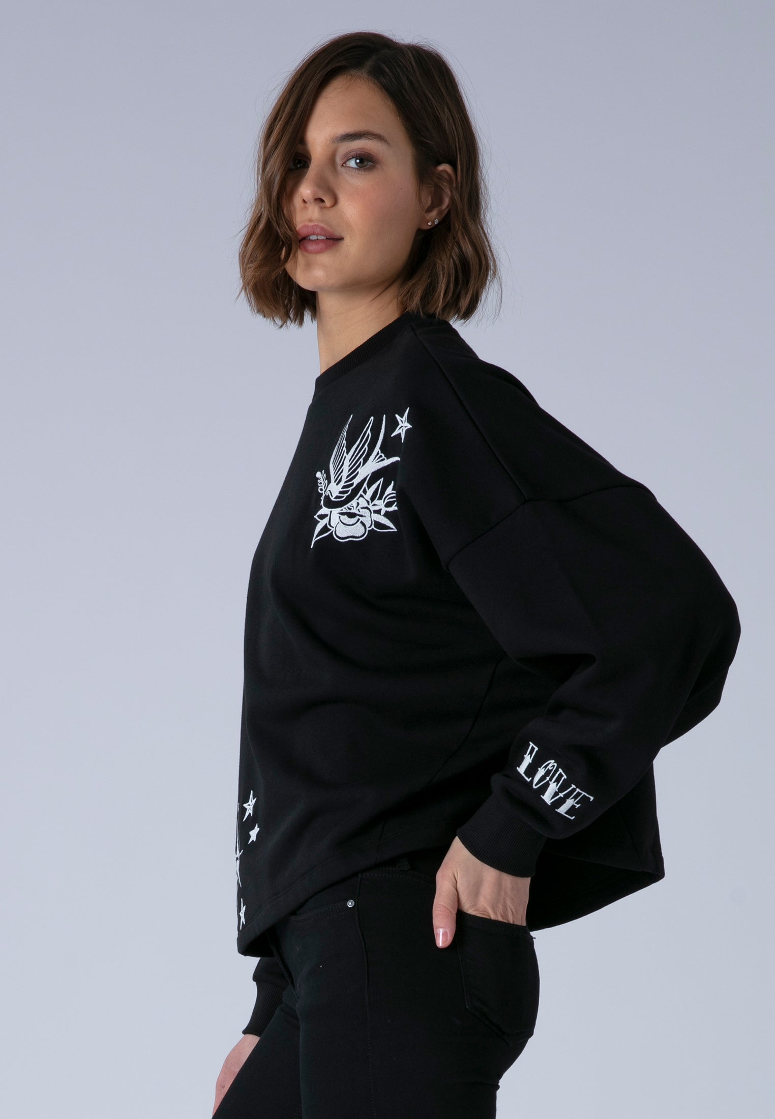 LOVE SWEAT BLACK & WHITE