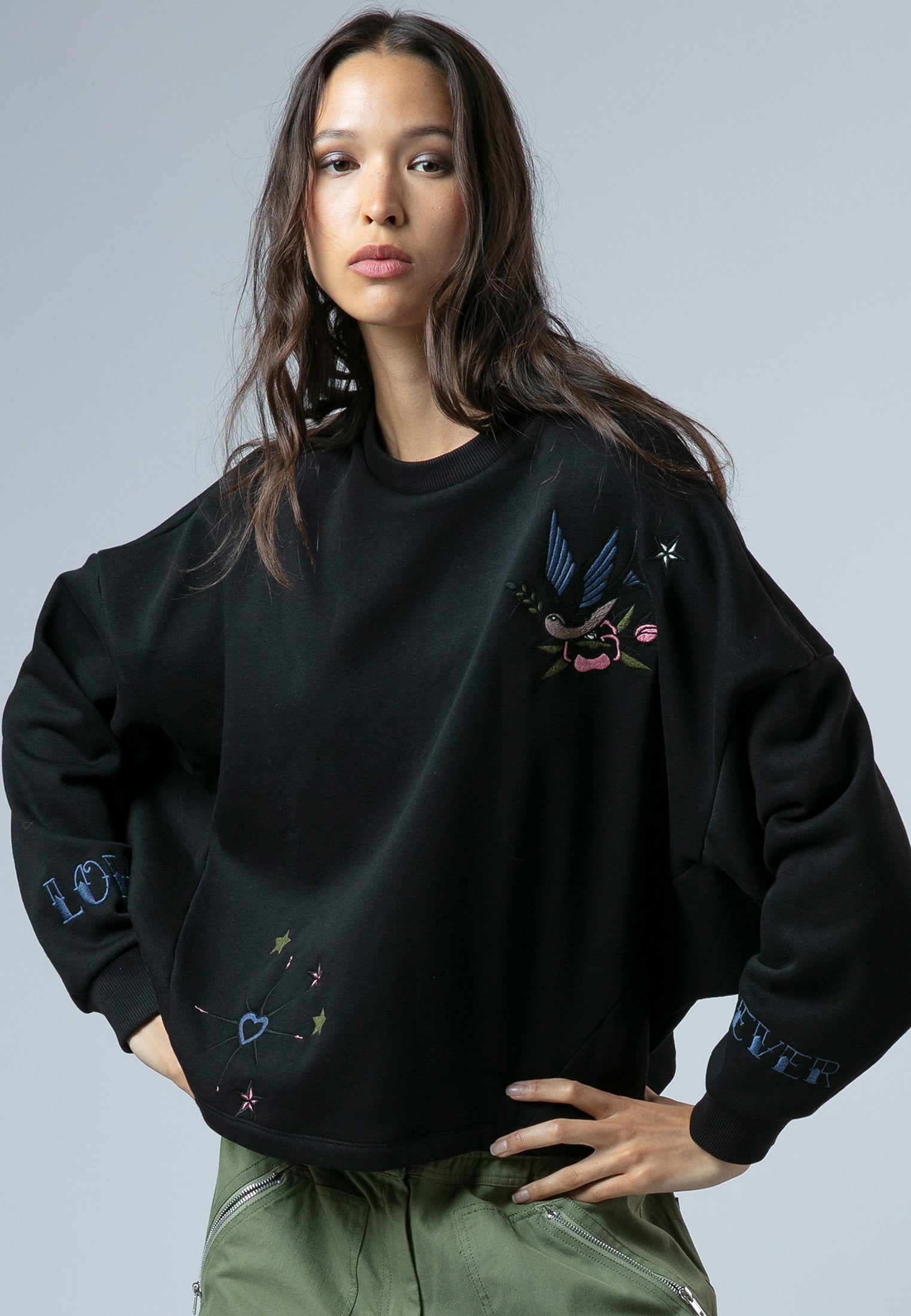 LOVE SWEAT BLACK & COLOUR