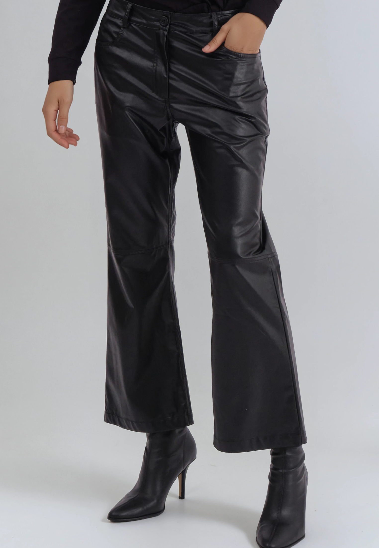 NEBULA TROUSERS BLACK