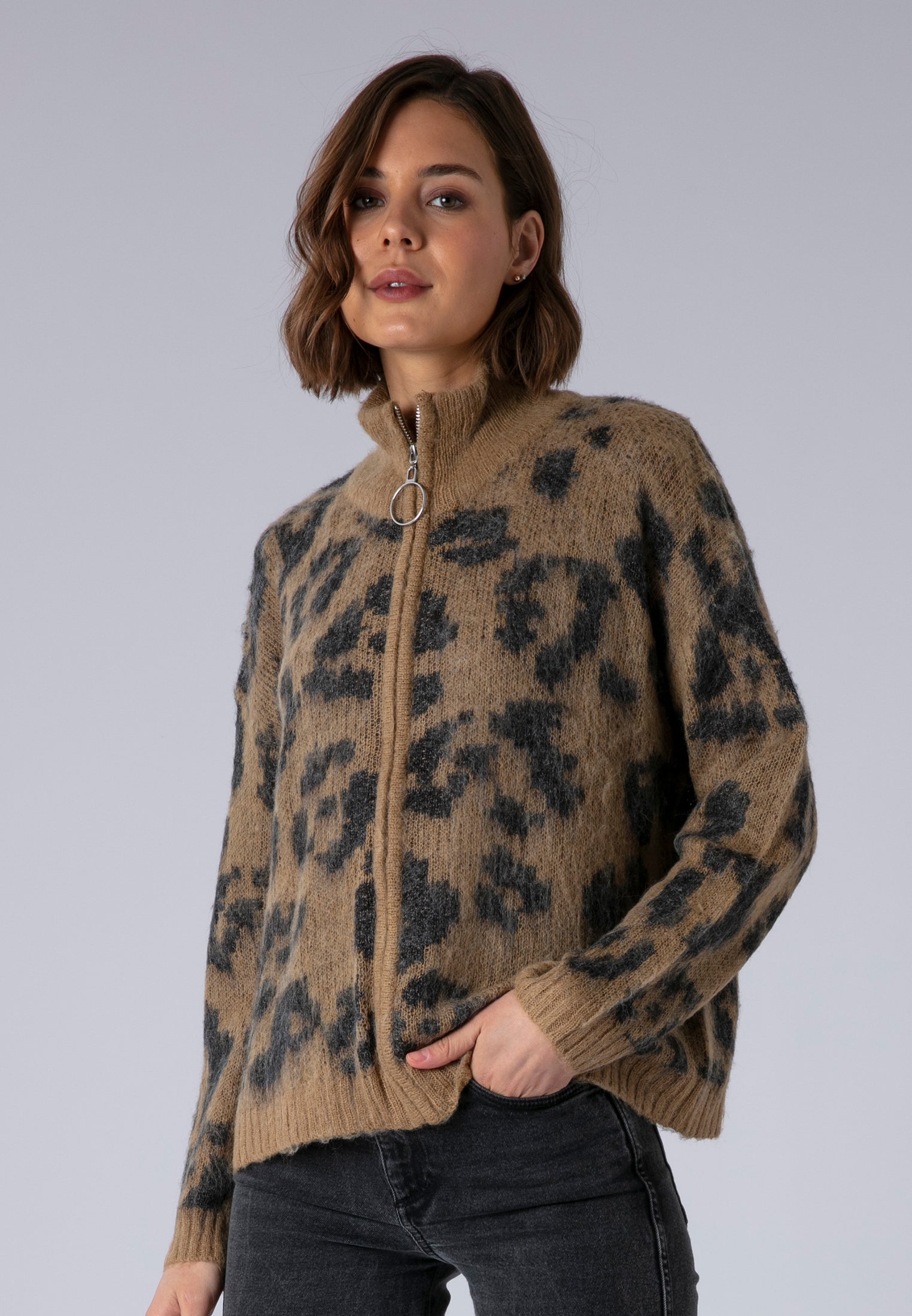 MAXIMUM ZIP CARDIGAN LEOPARD PRINT
