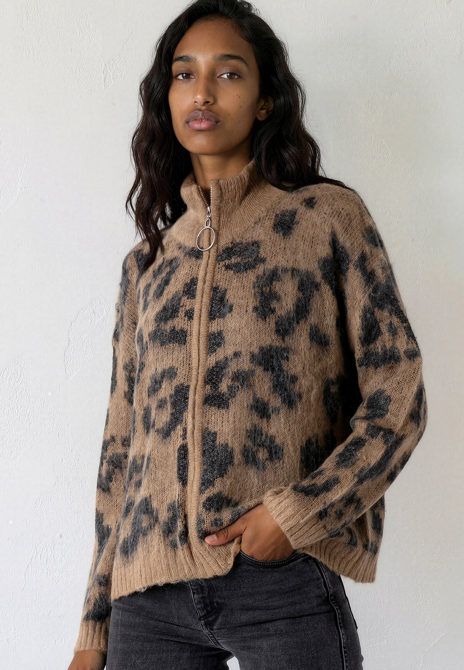 MAXIMUM ZIP CARDIGAN LEOPARD PRINT