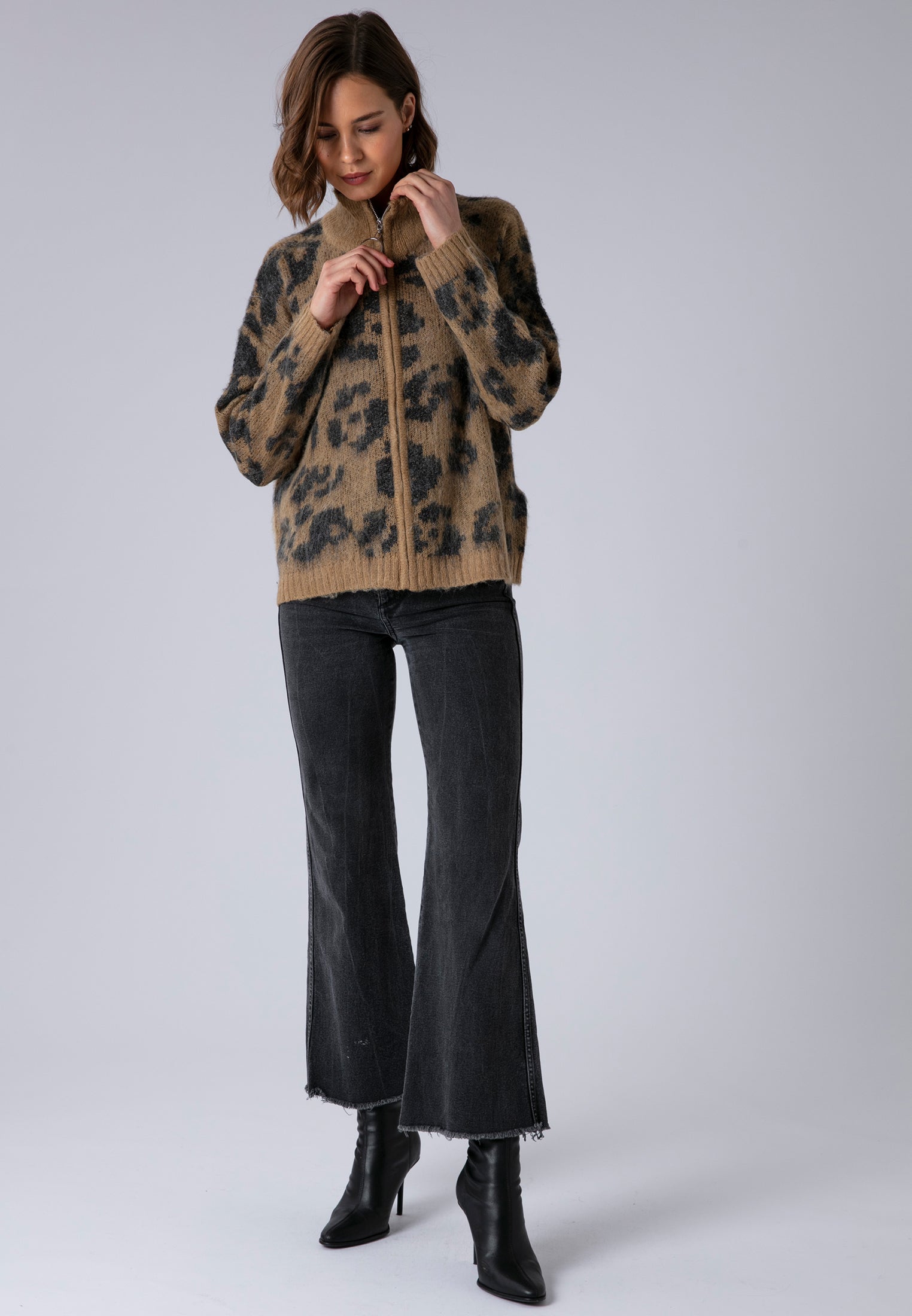 MAXIMUM ZIP CARDIGAN LEOPARD PRINT