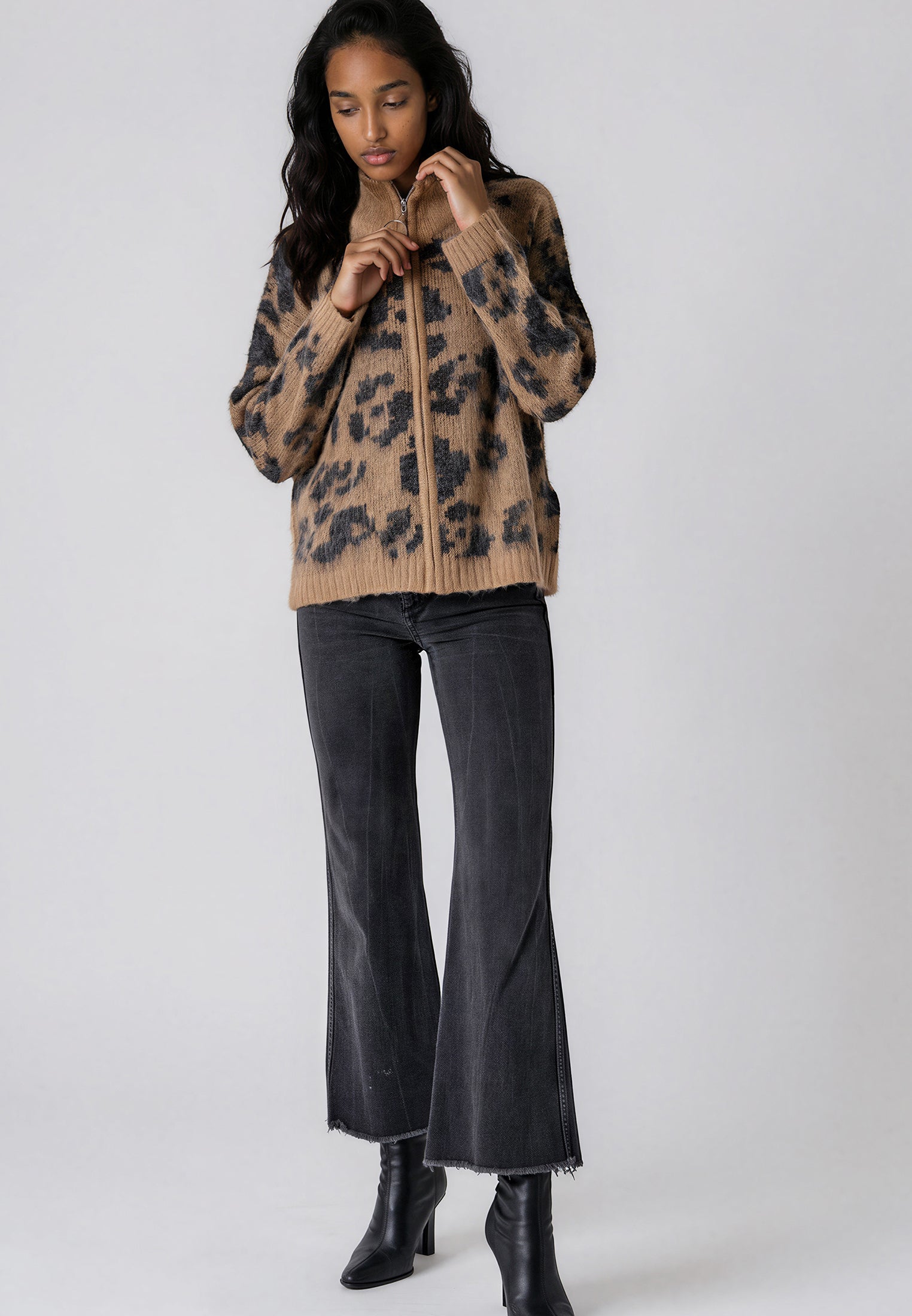 MAXIMUM ZIP CARDIGAN LEOPARD PRINT