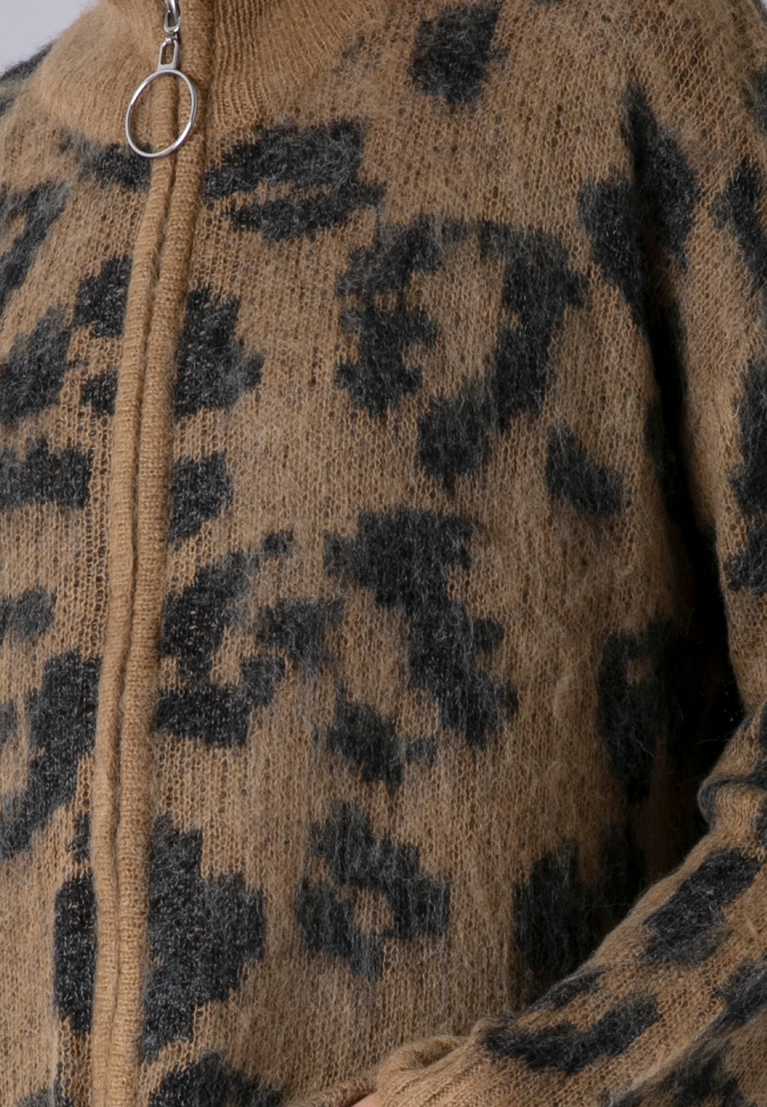 MAXIMUM ZIP CARDIGAN LEOPARD PRINT