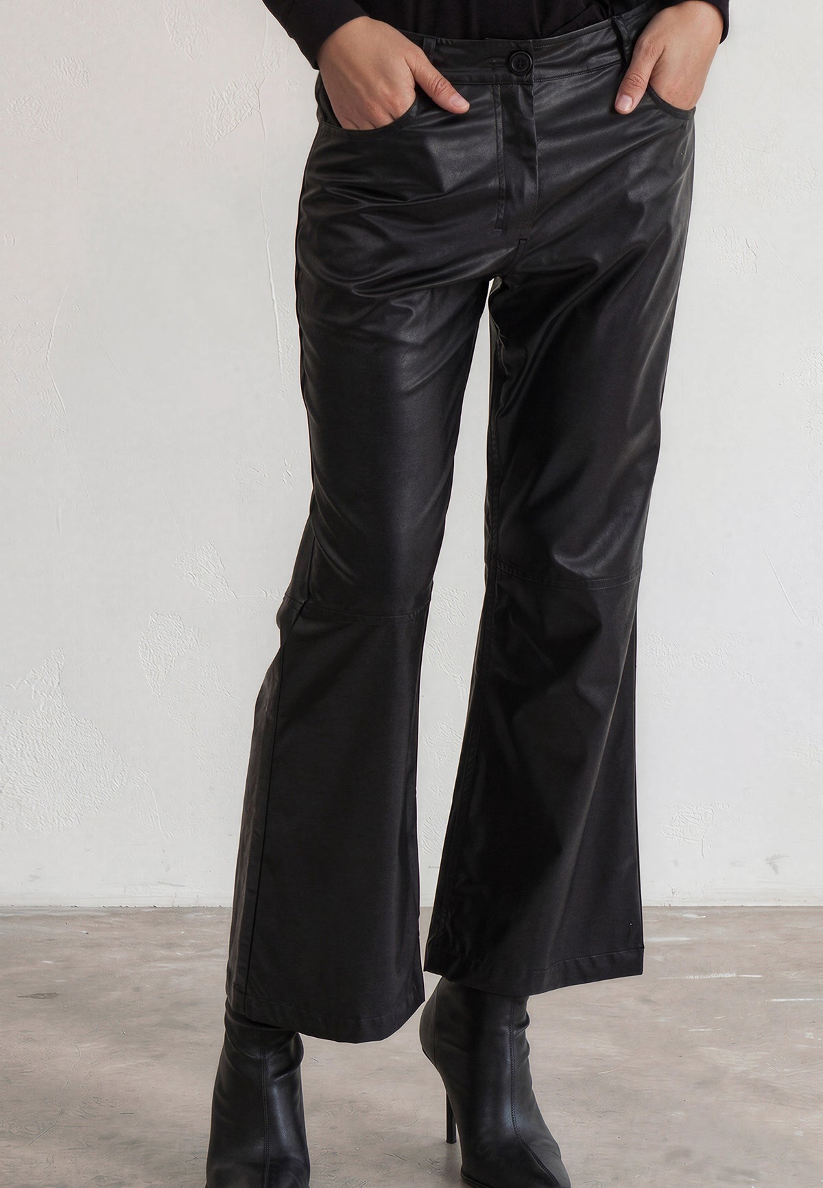 NEBULA TROUSERS BLACK