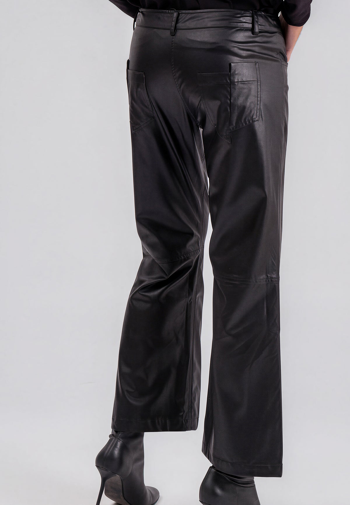 NEBULA TROUSERS BLACK
