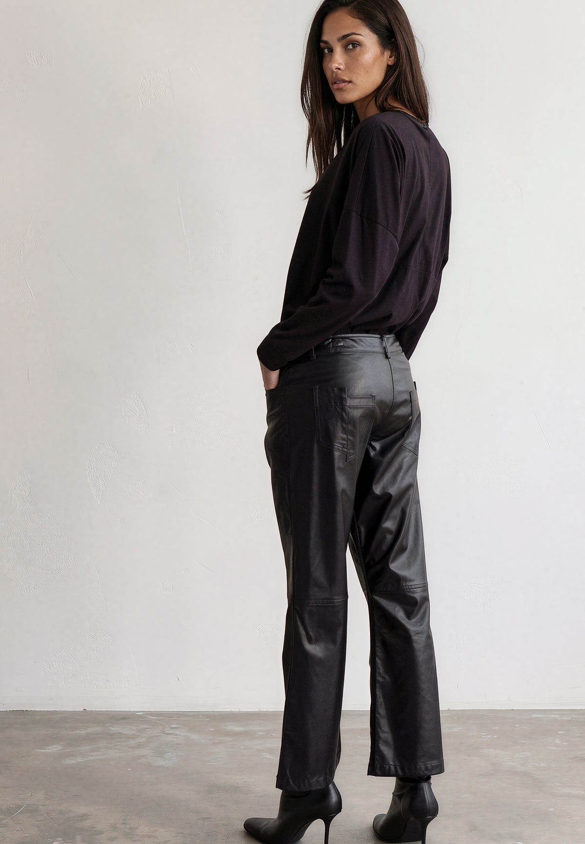 NEBULA TROUSERS BLACK