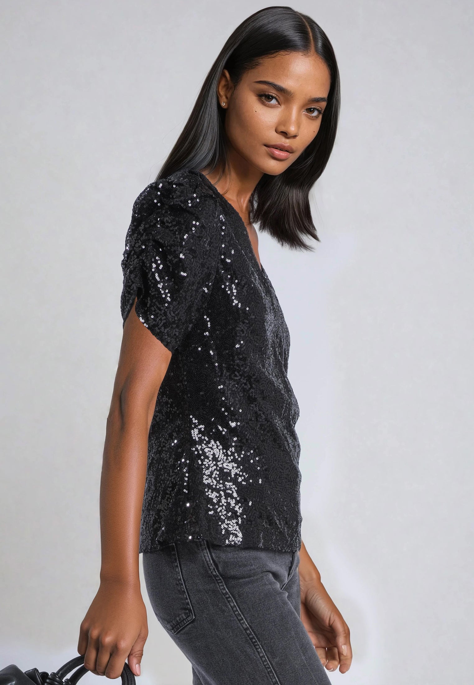 NAOMI TOP BLACK SEQIN
