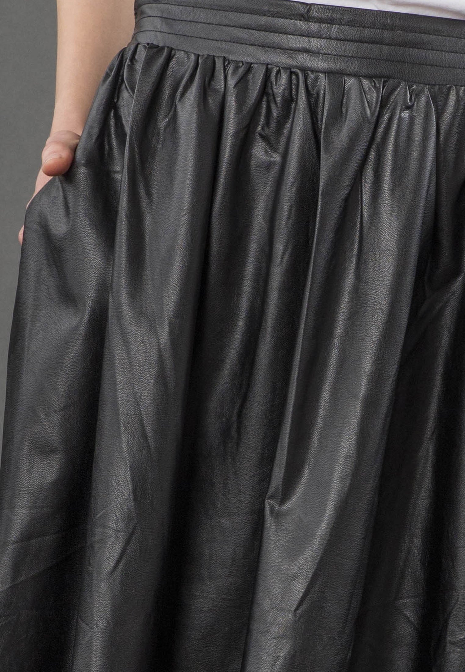 SOPHIE SKIRT BLACK