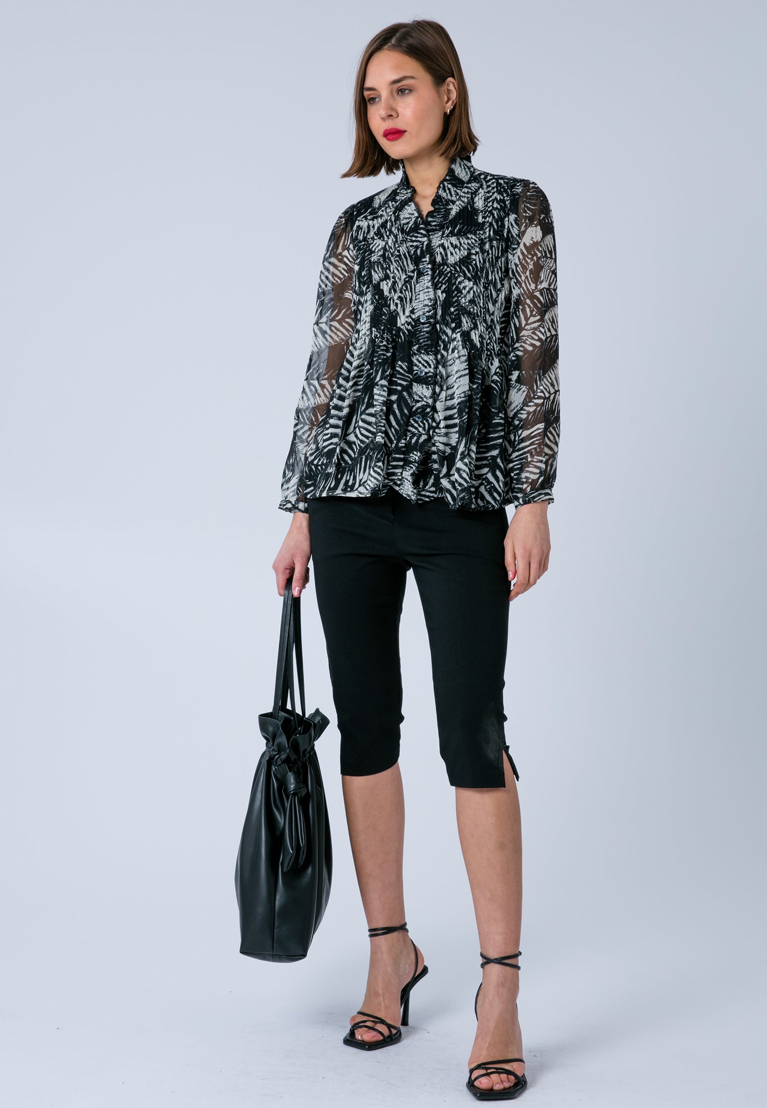 CAROLINA SHIRT VAMP BLACK & WHITE