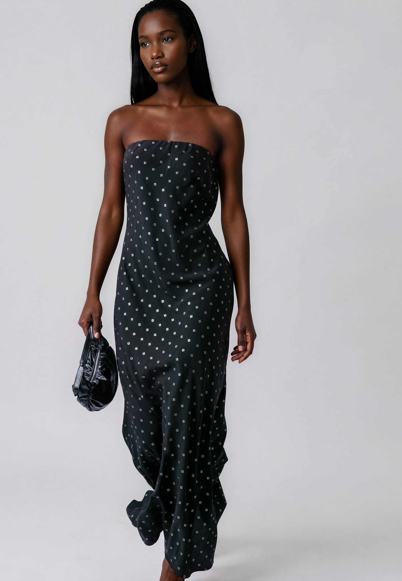 milla striking sequined maxi dress RELIGION Sequin Bandeau Mila Featuring a boned corset Timeless Leather Chelsea Boots pdp_merge_tall-scarlett-ultra-wide-pants-kelly-green Size:16.5/36