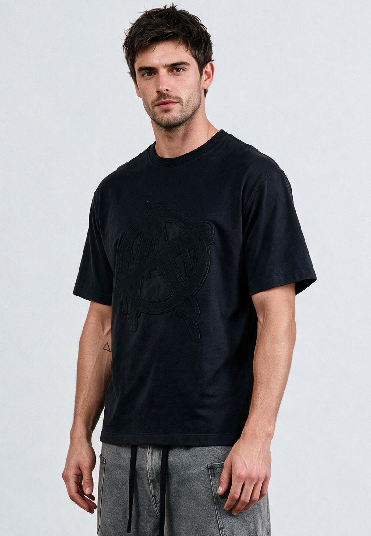 ANARCHY APPLIQUE T-SHIRT BLACK