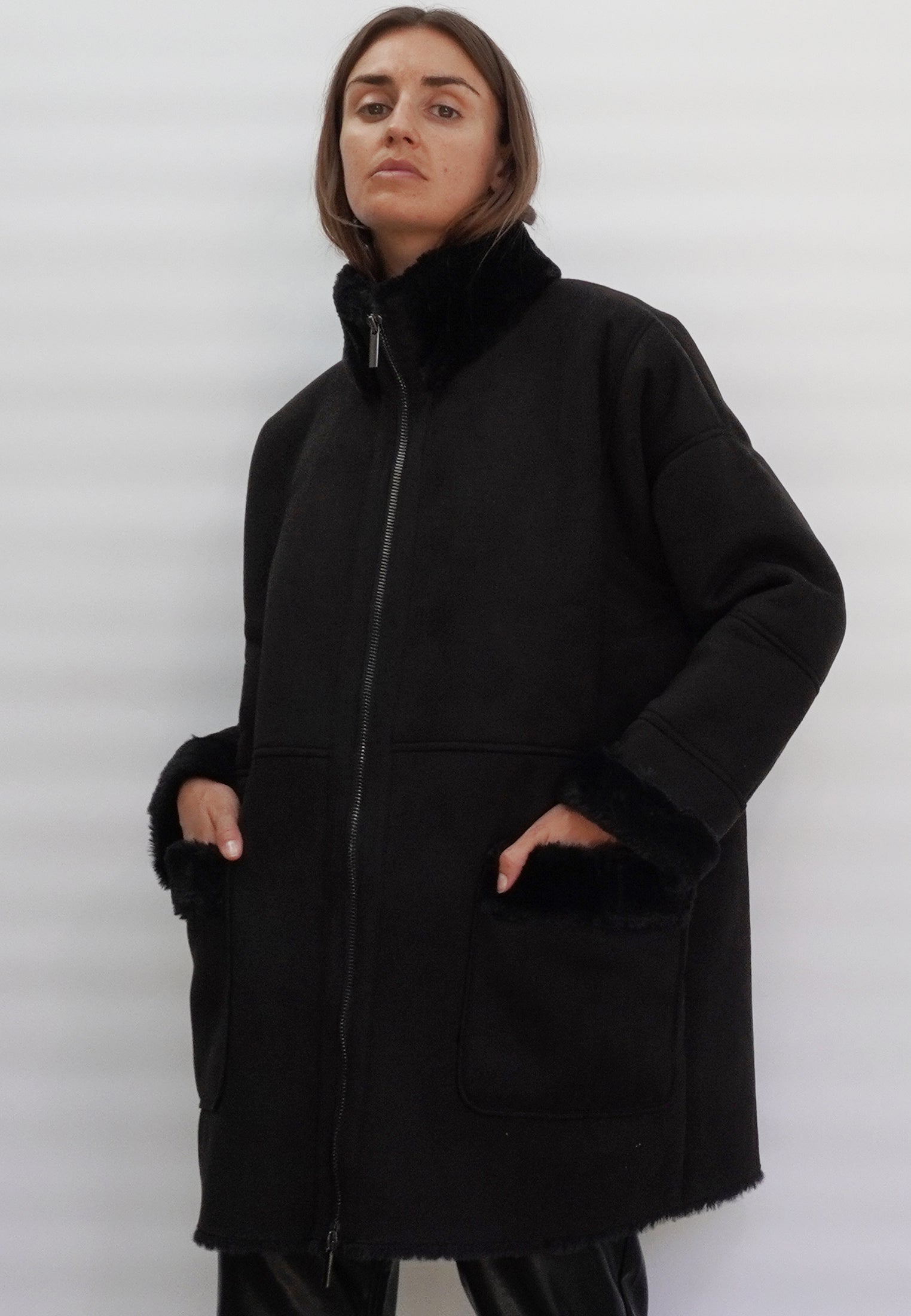 RADIANT COAT BLACK