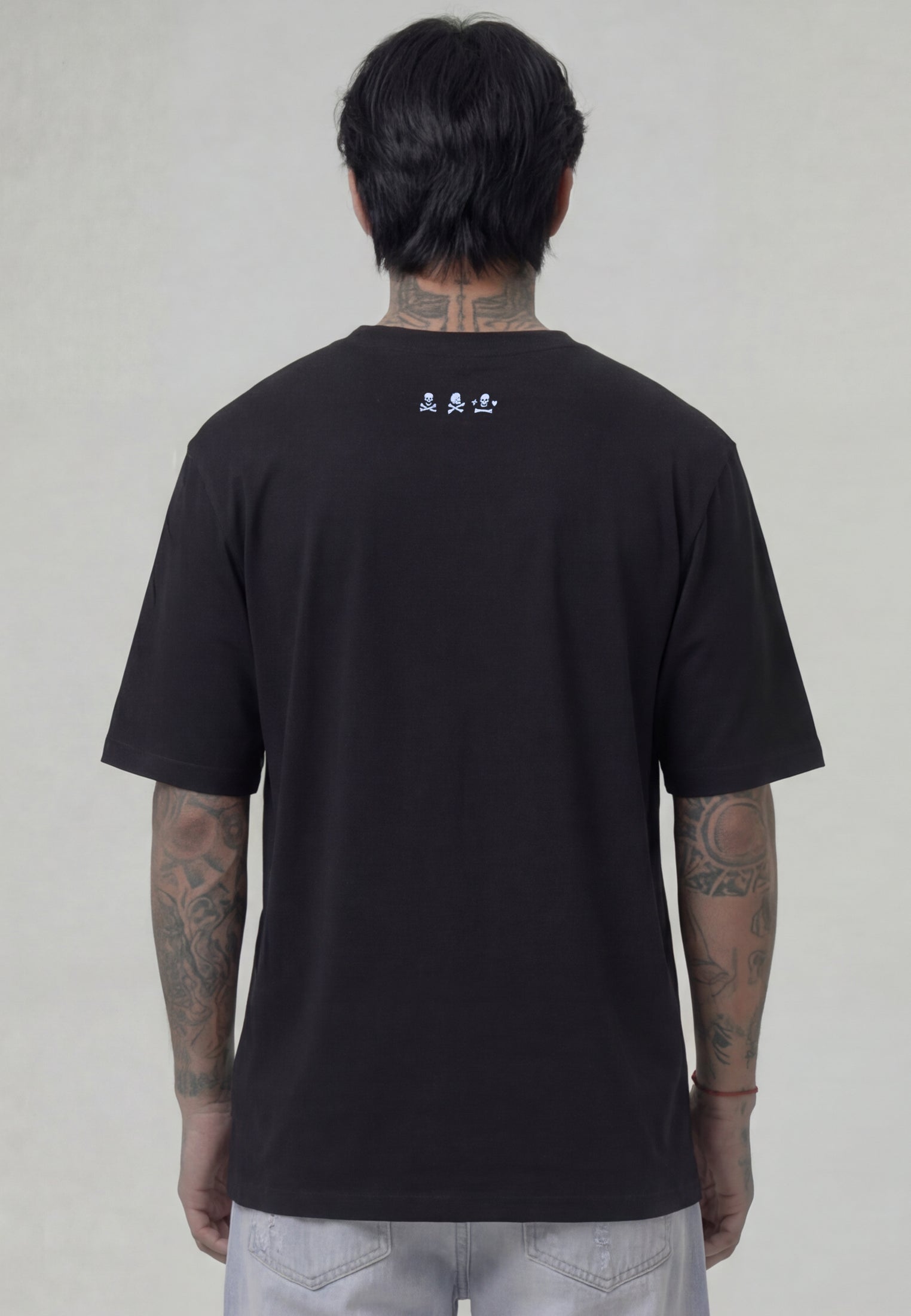 DISTRESSED EMBROIDERED SKULL T-SHIRT BLACK