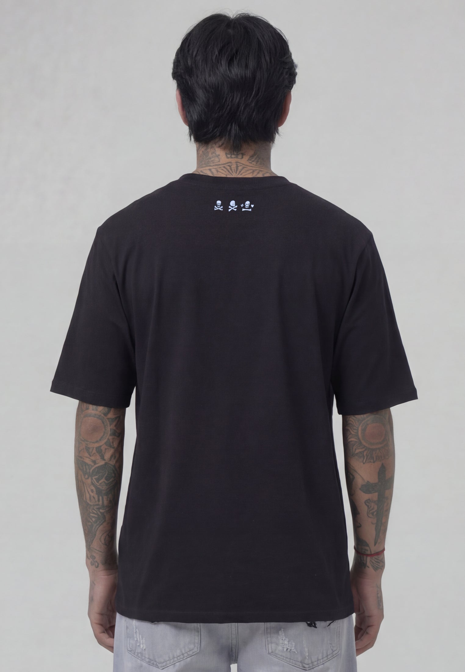 SKULL & CROSSBONES DISTRESSED T-SHIRT BLACK