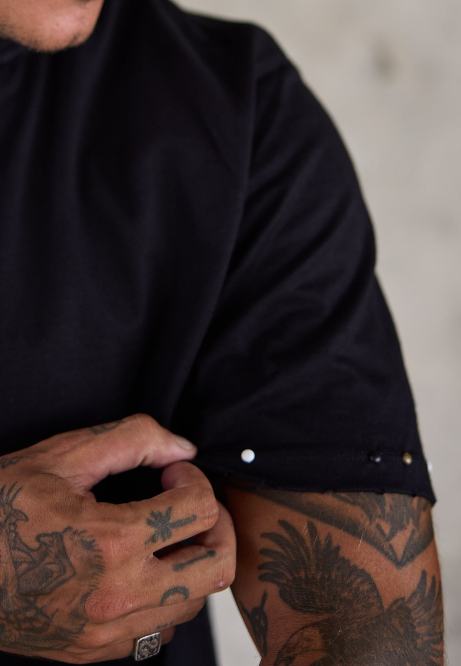 STUDDED T-SHIRT BLACK