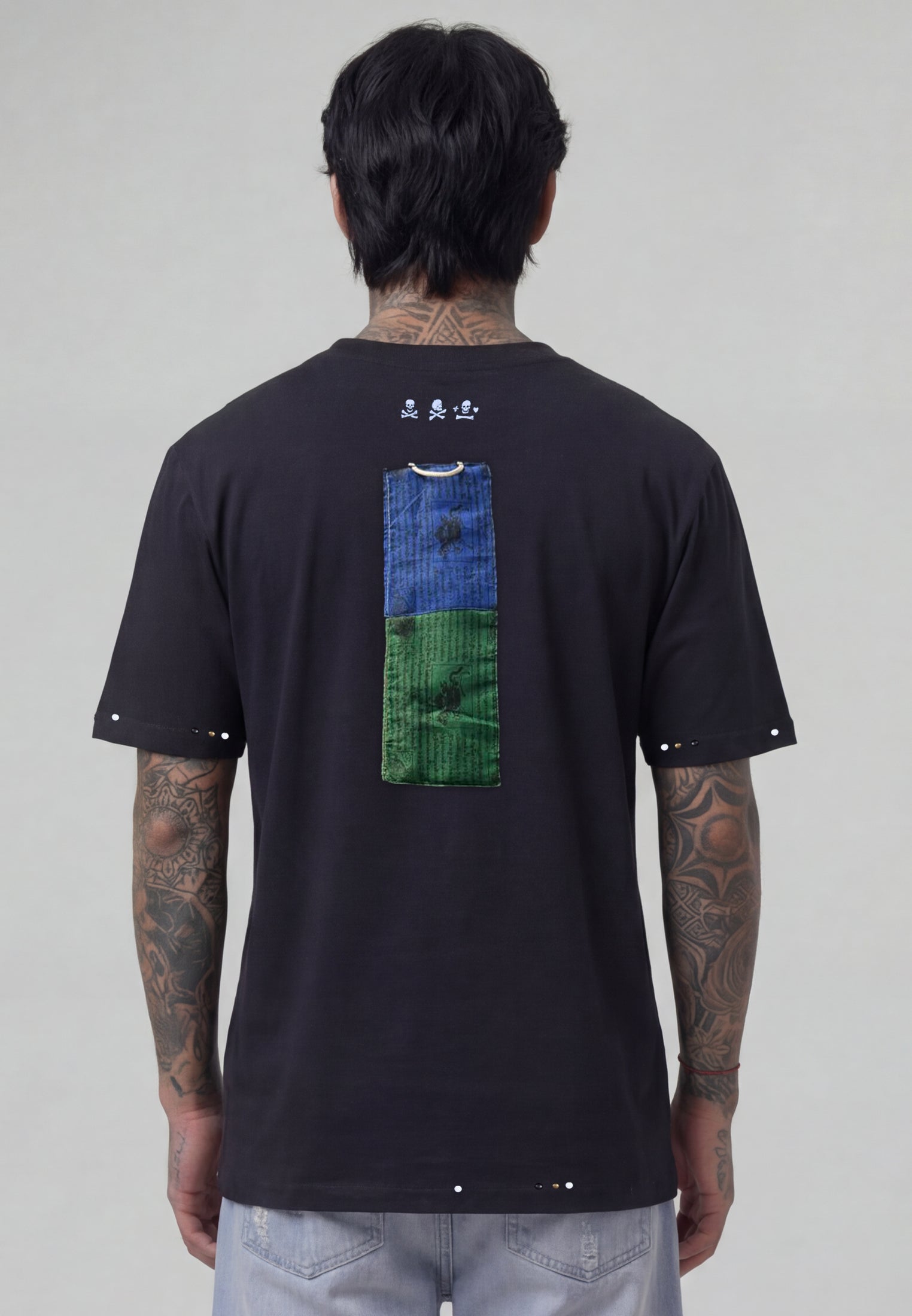 STUDDED T-SHIRT BLACK