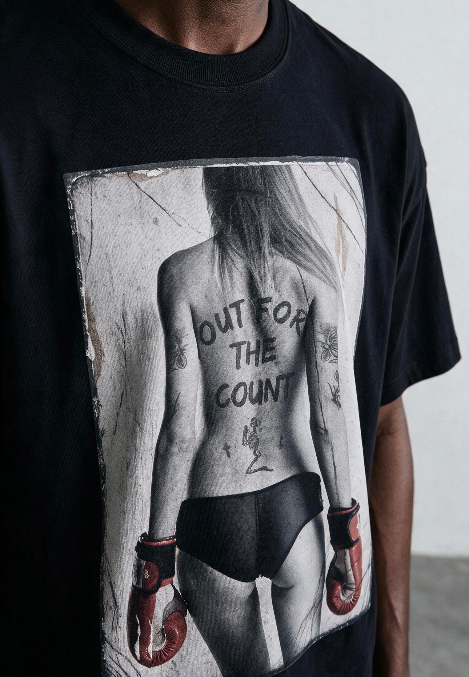 OUT FOR THE COUNT T-SHIRT JET BLACK