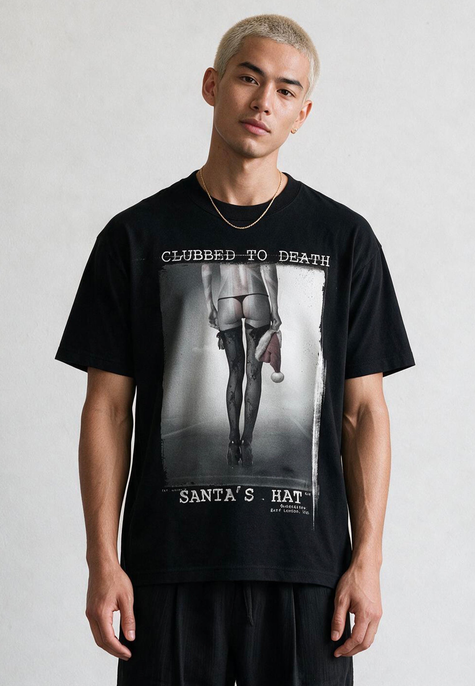 SANTA'S HAT T-SHIRT JET BLACK