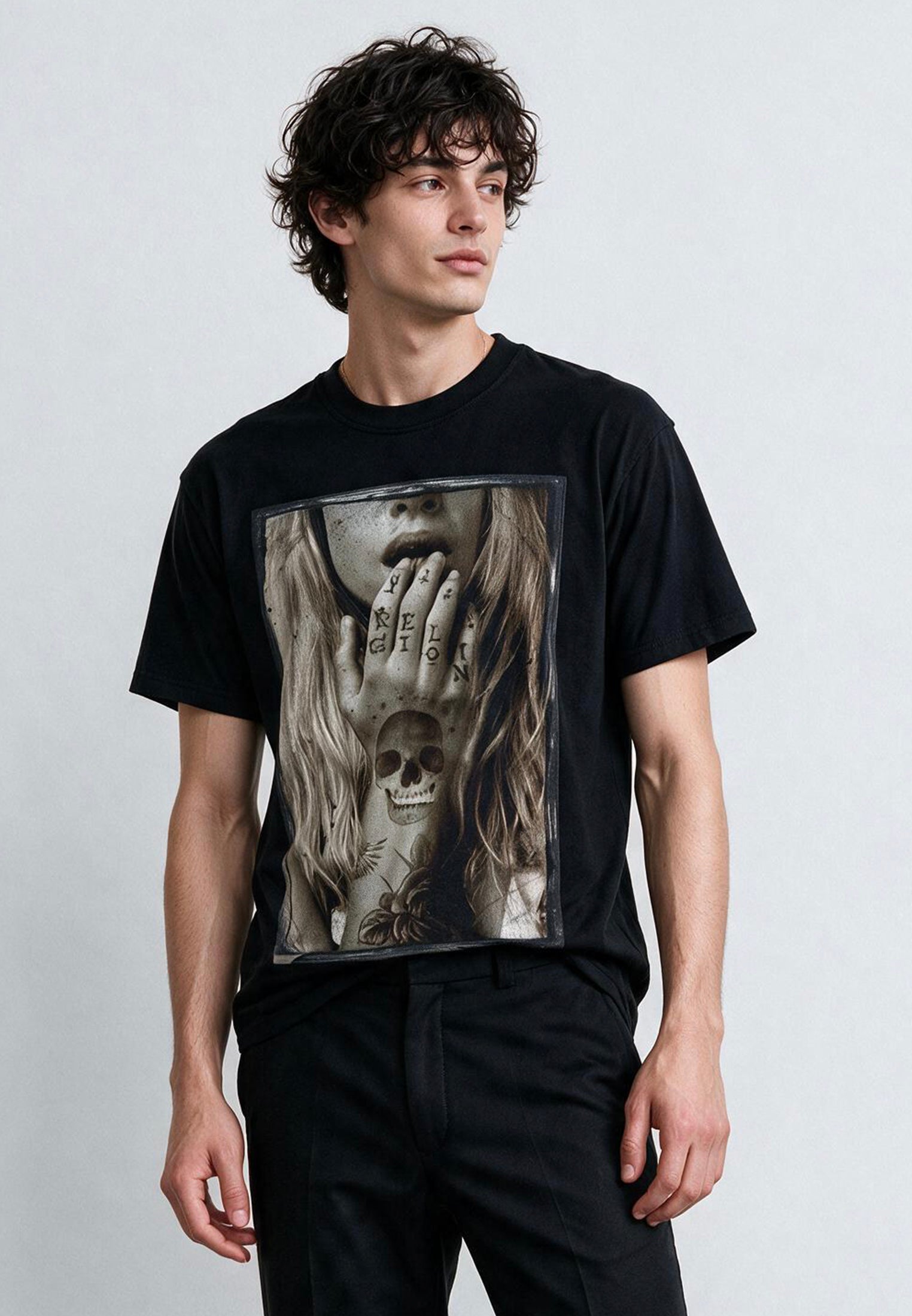 TEMPTED T-SHIRT BLACK