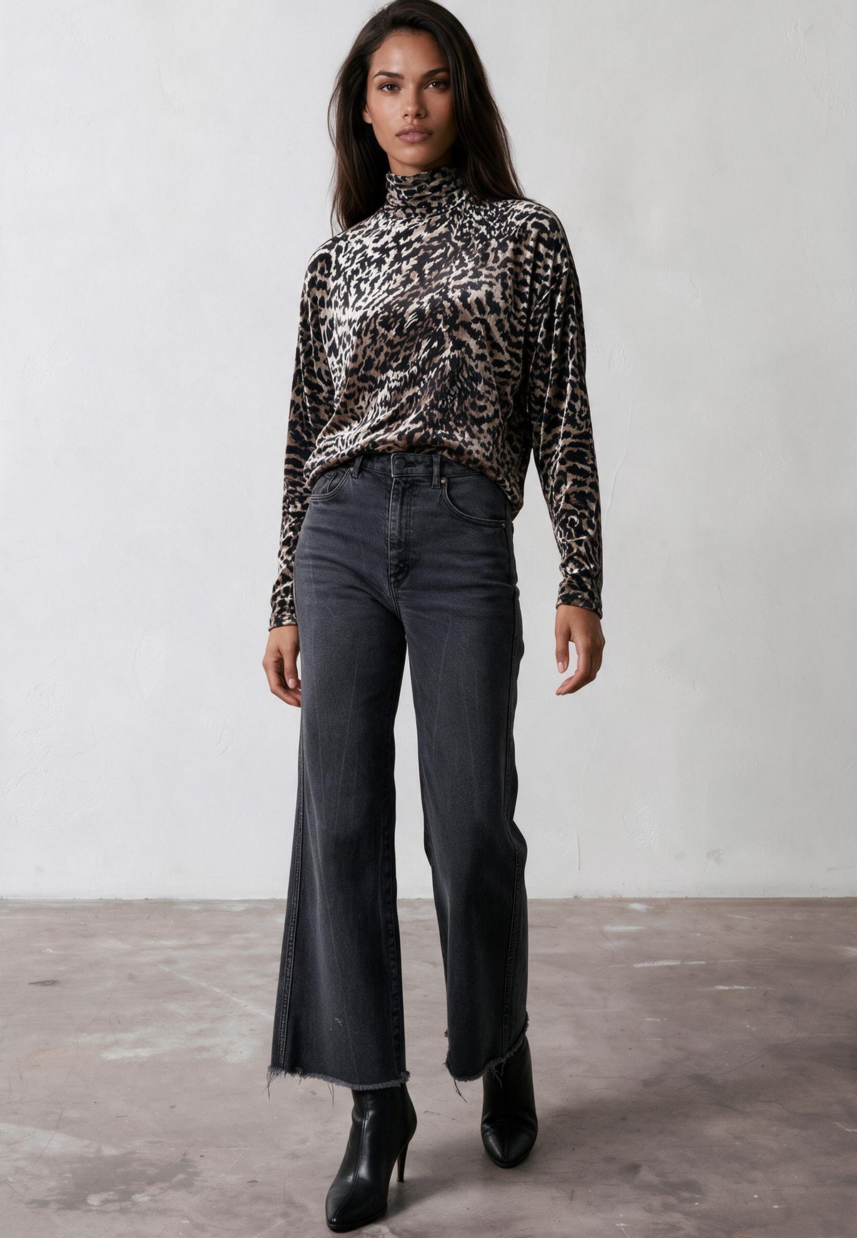 EMMY TURTLENECK VELVET ANIMAL