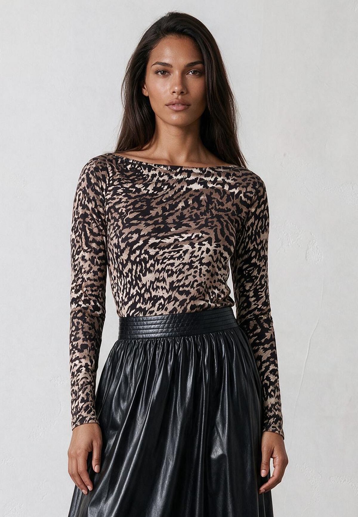 L/S EMMY TOP VELVET ANIMAL JAQUARD