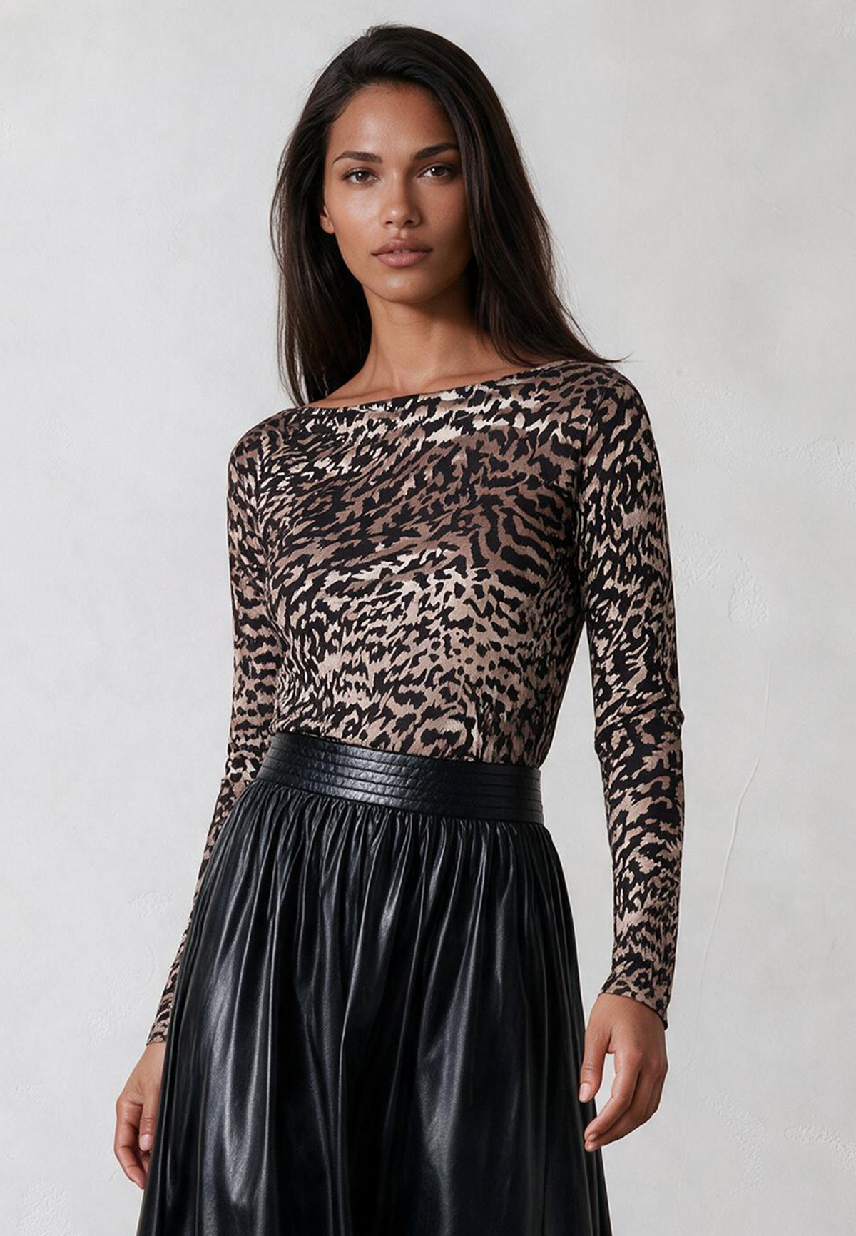 L/S EMMY TOP VELVET ANIMAL JAQUARD