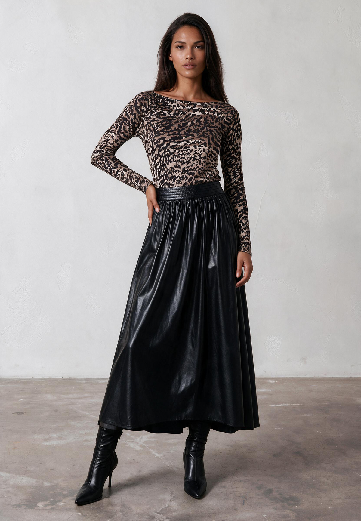 L/S EMMY TOP VELVET ANIMAL JAQUARD