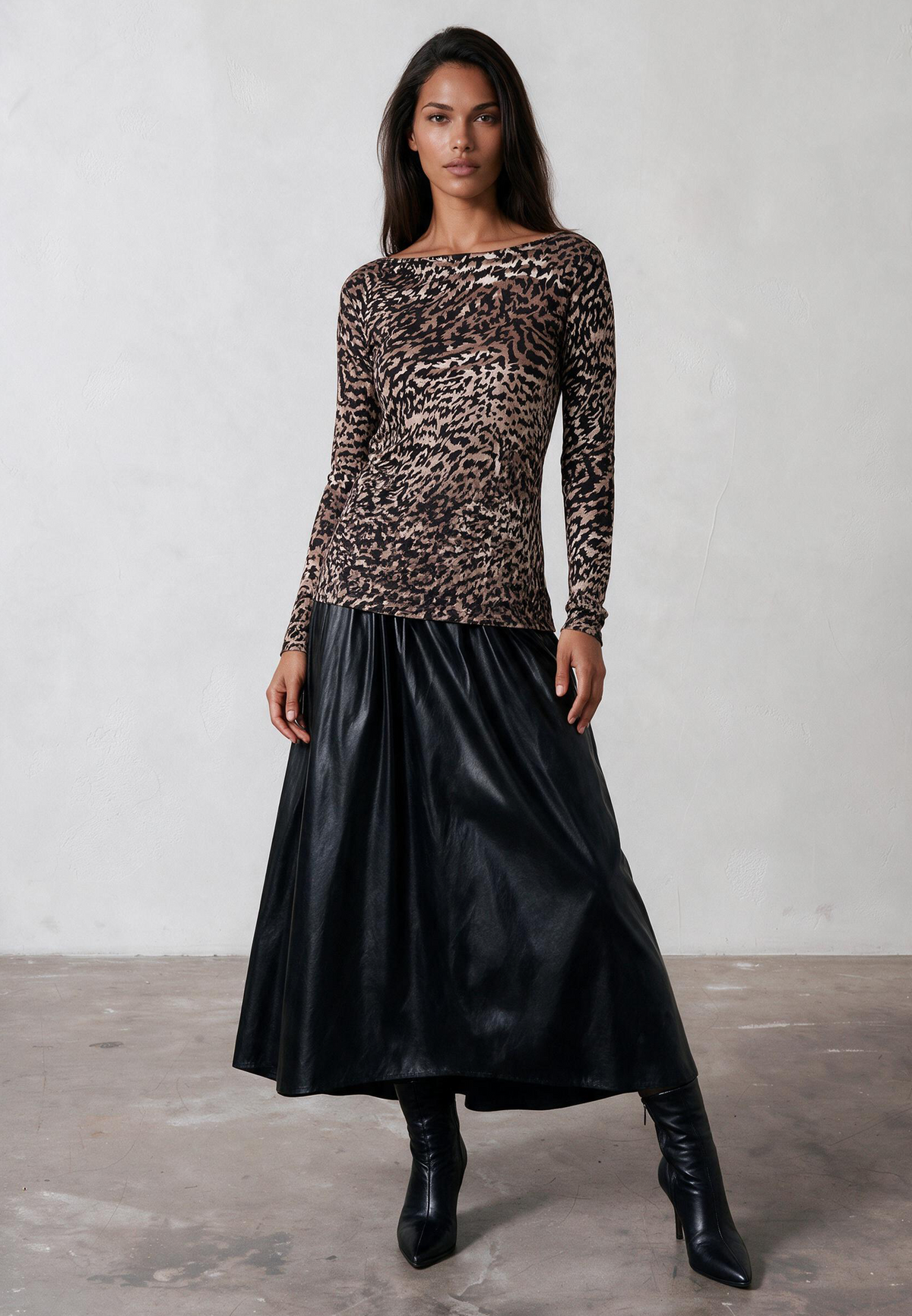 L/S EMMY TOP VELVET ANIMAL JAQUARD
