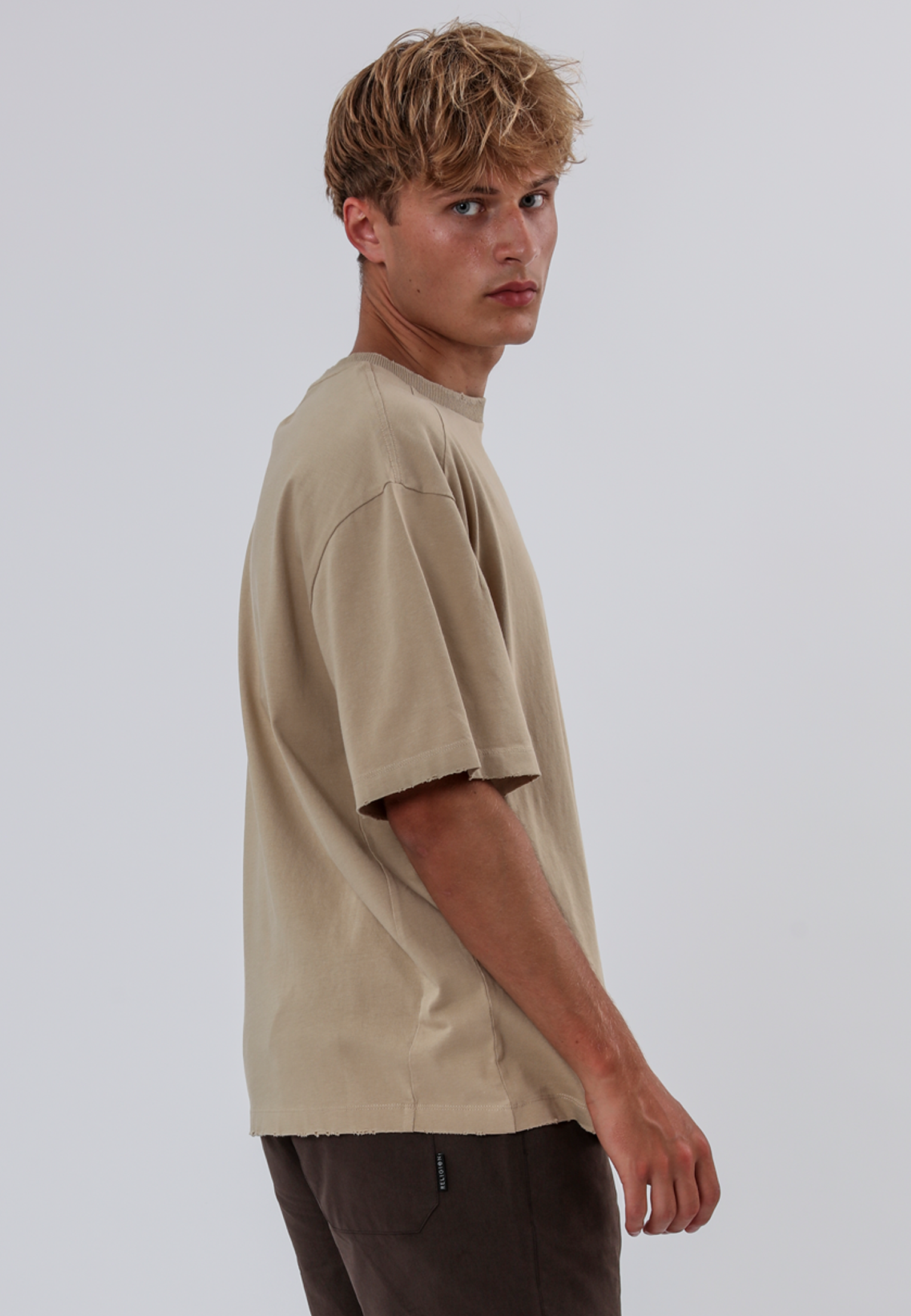 BATTLE DISTRESSED T-SHIRT FAWN