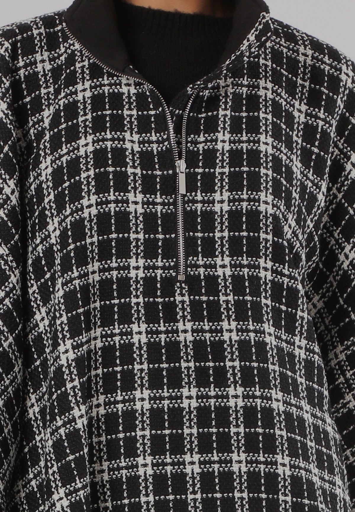 COSMOS PONCHO BLACK & WHITE