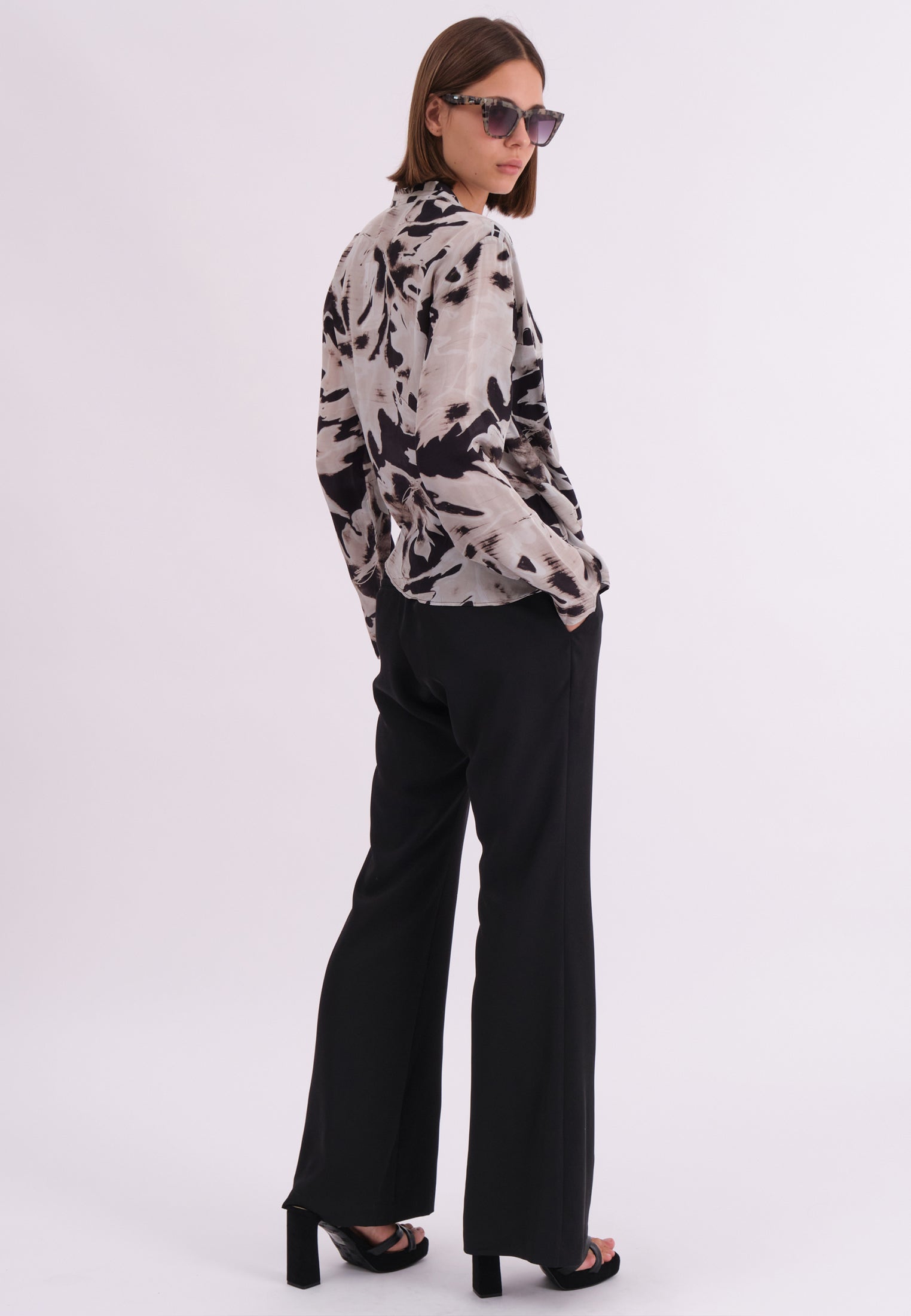 HIDDEN TOP CAMO BLACK