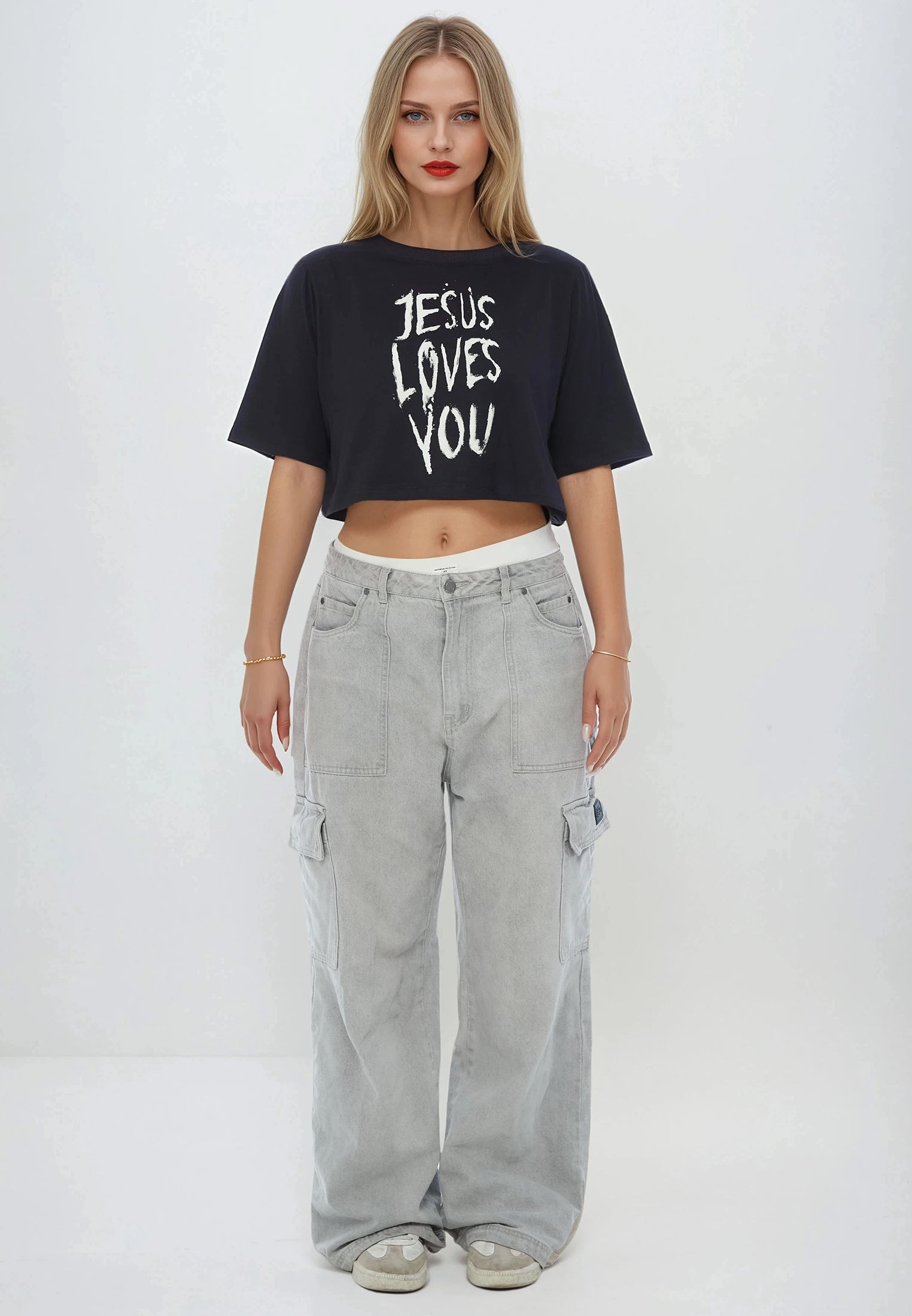 JESUS LOVES YOU CROP TOP BLACK