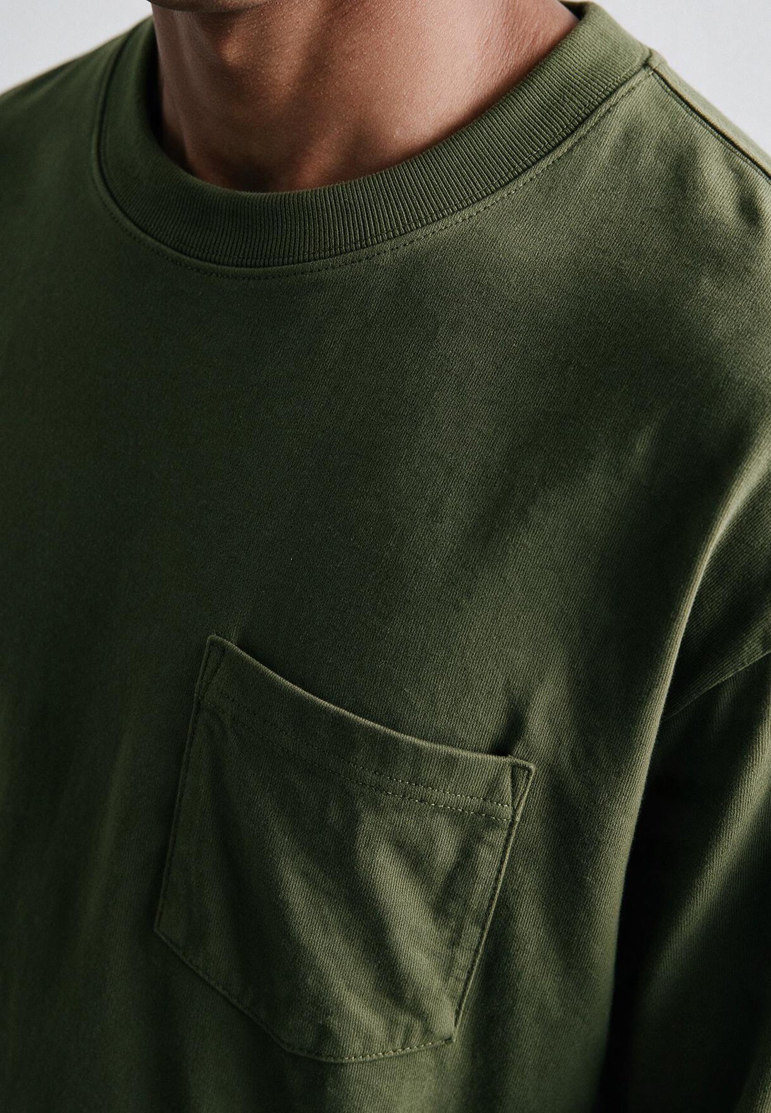 HEAVYWEIGHT LS POCKET T-SHIRT ARMY GREEN