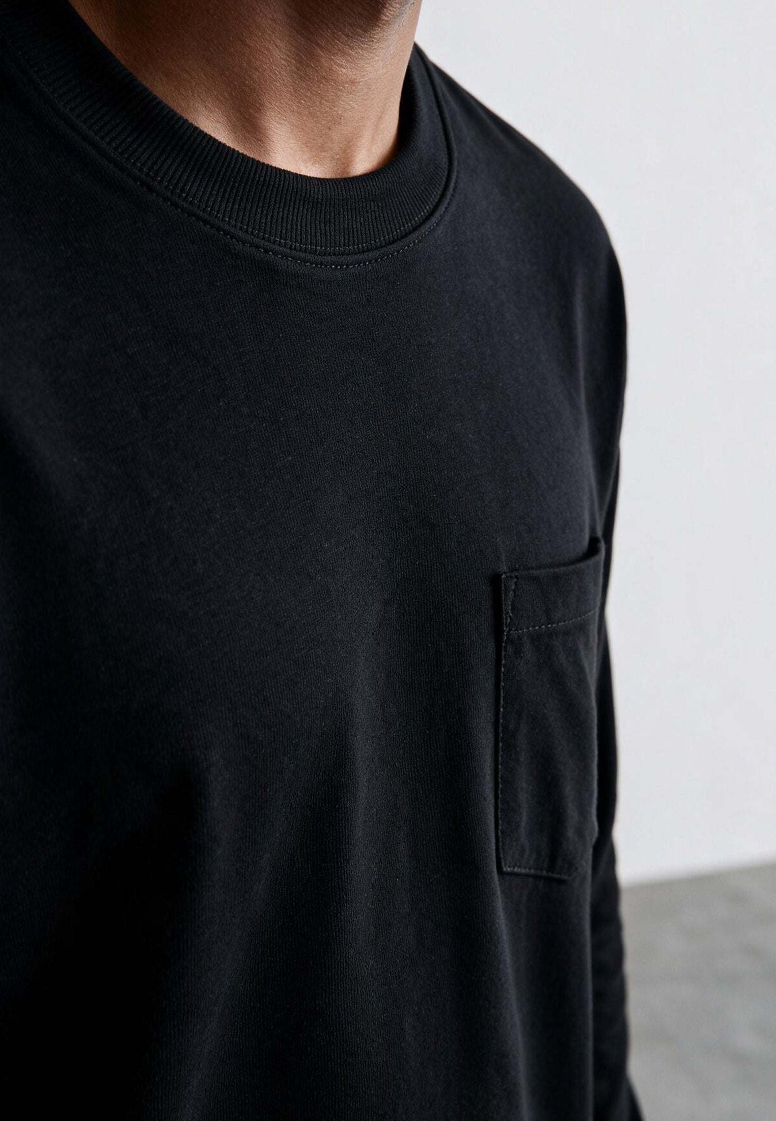 HEAVYWEIGHT LS POCKET T-SHIRT JET BLACK
