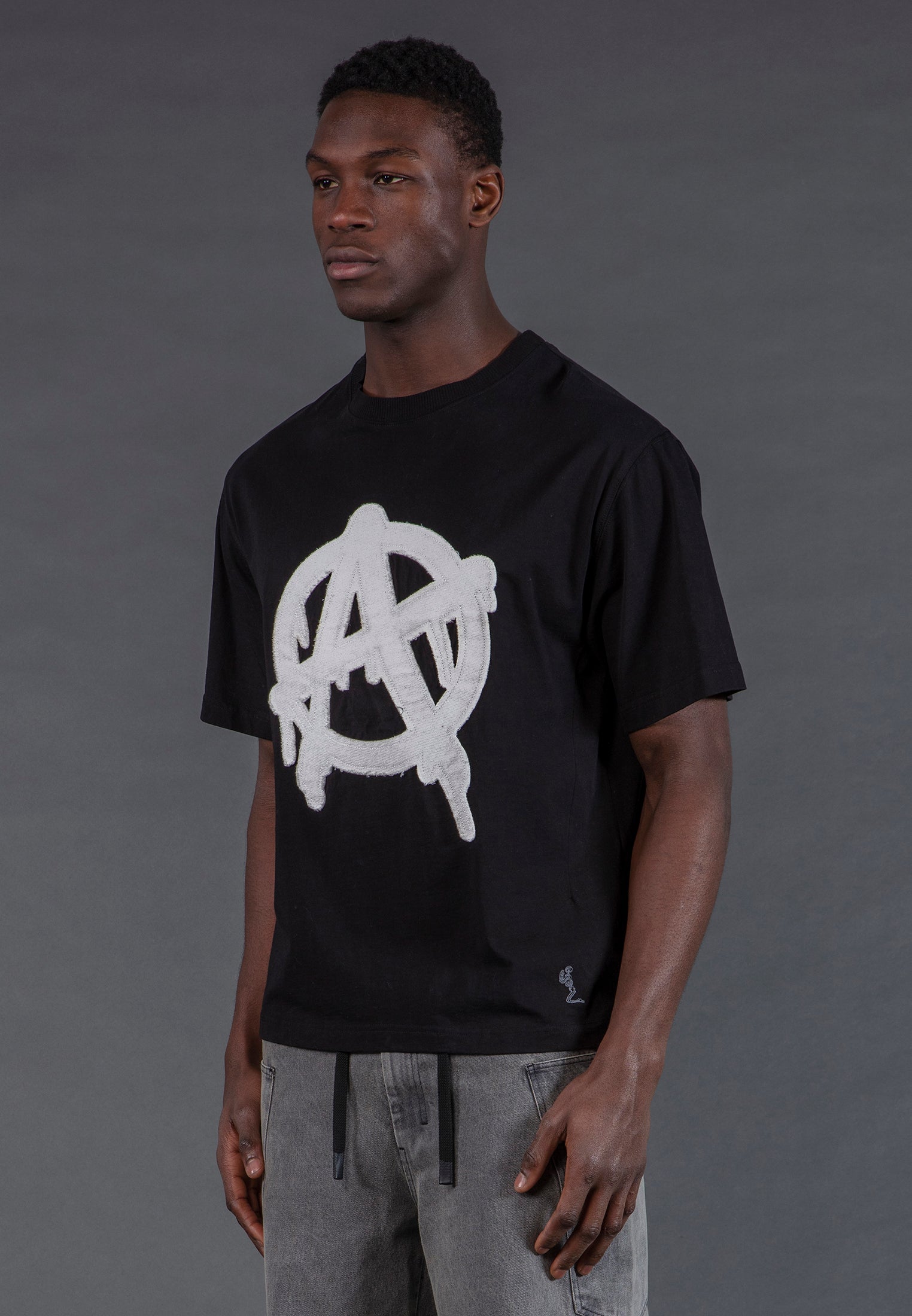 ANARCHY APPLIQUE T-SHIRT BLACK & OFF WHITE