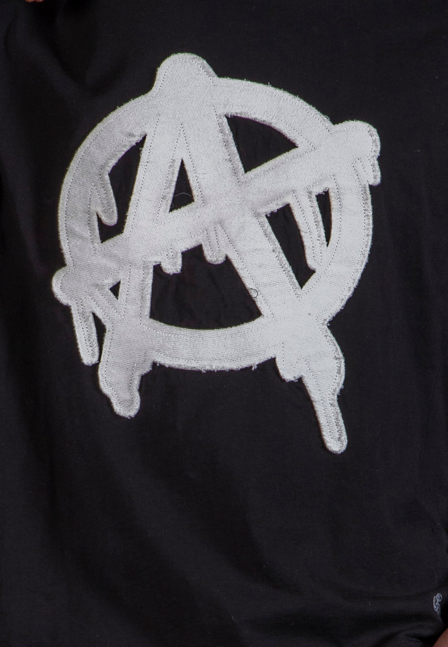 ANARCHY APPLIQUE T-SHIRT BLACK & OFF WHITE